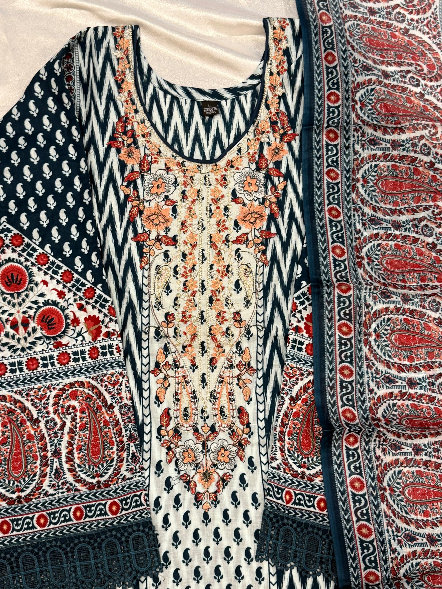 ELAHE LAWN READYMADE SUIT 2 Q