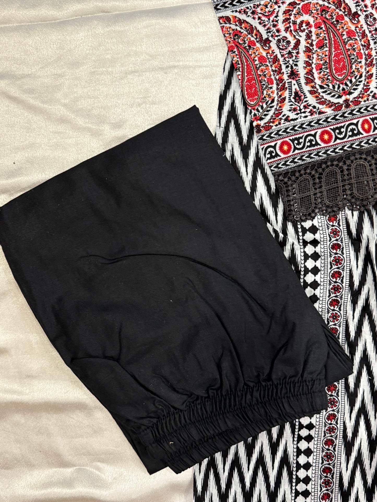 ELAHE BLACK LAWN READYMADE SUIT 4 Q