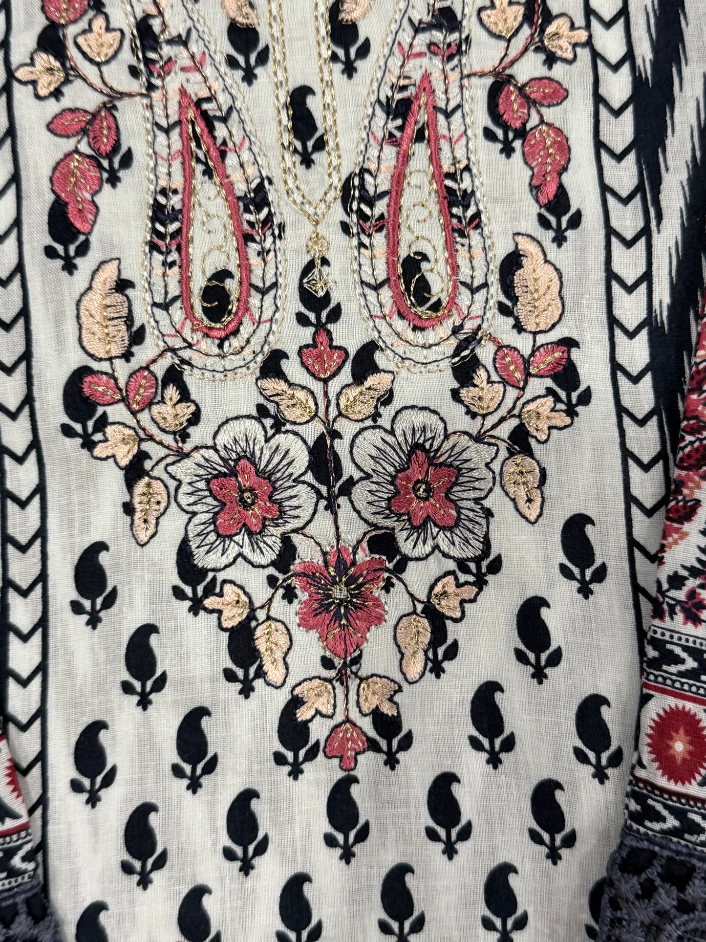 ELAHE LAWN READYMADE SUIT 1 Q