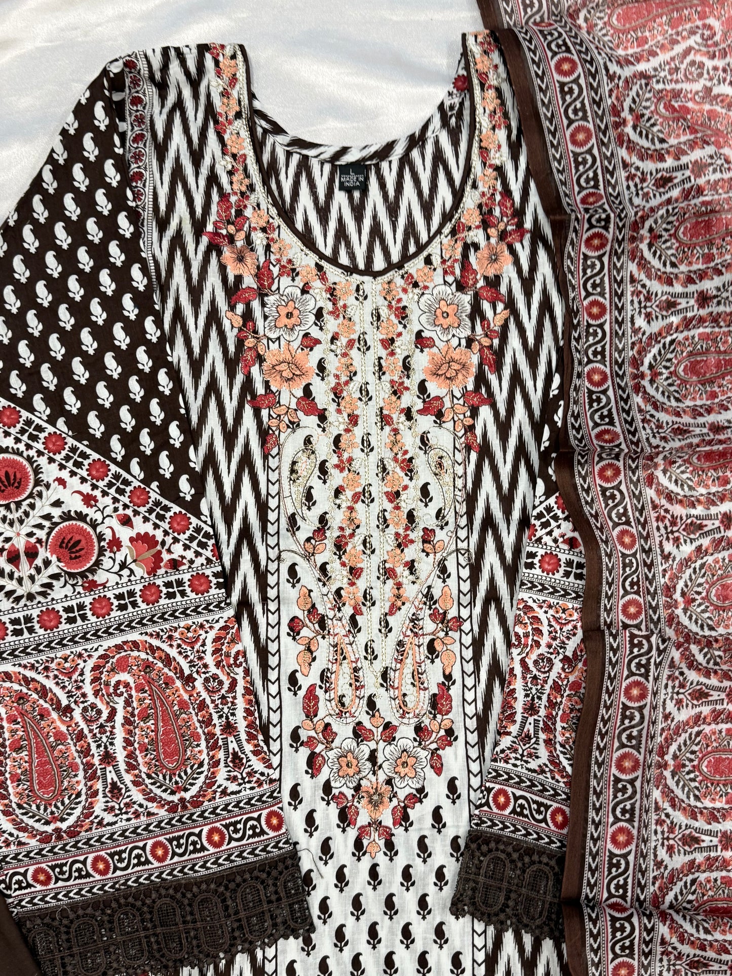 ELAHE LAWN READYMADE SUIT 1 Q
