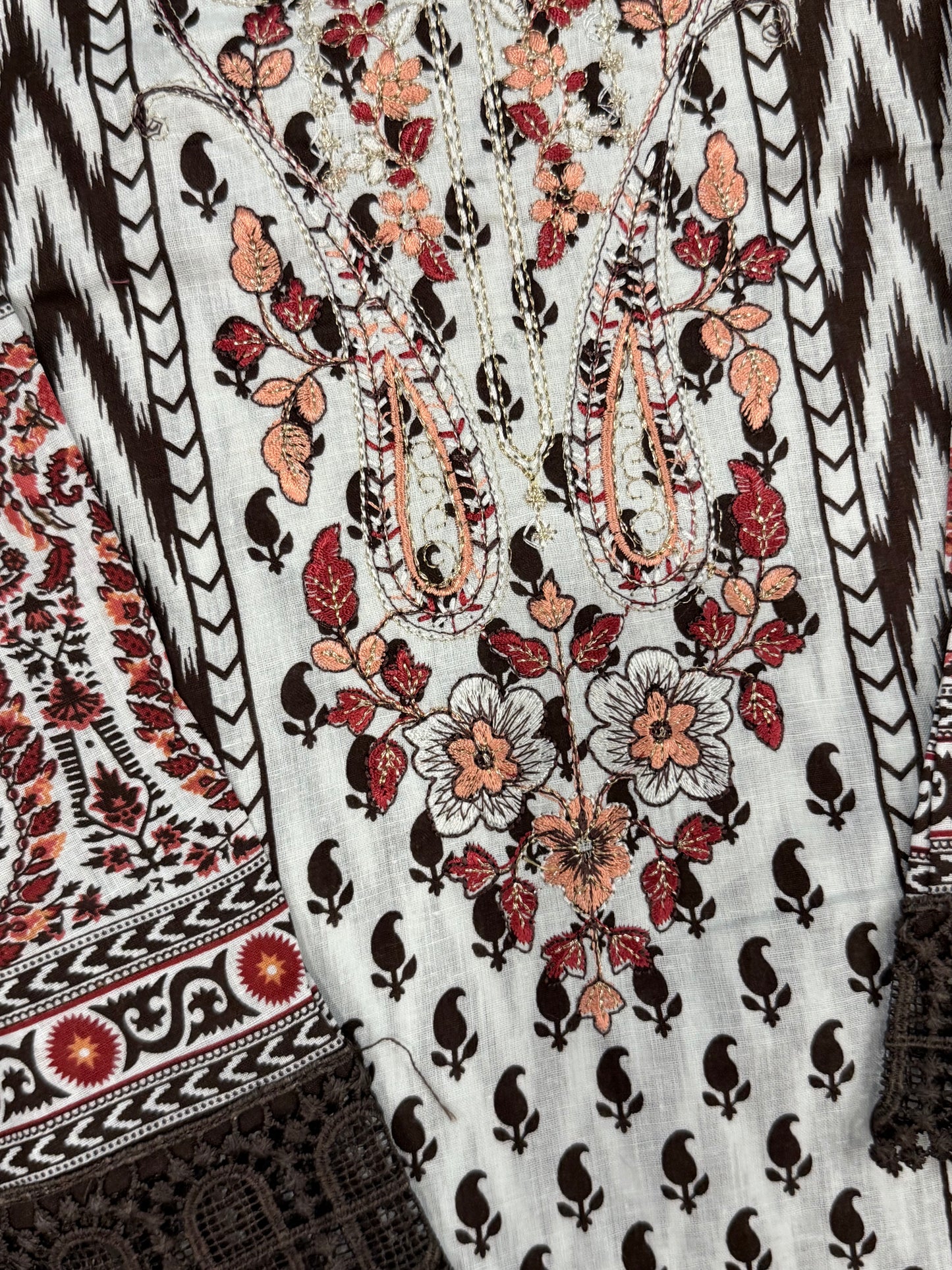 ELAHE LAWN READYMADE SUIT 1 Q