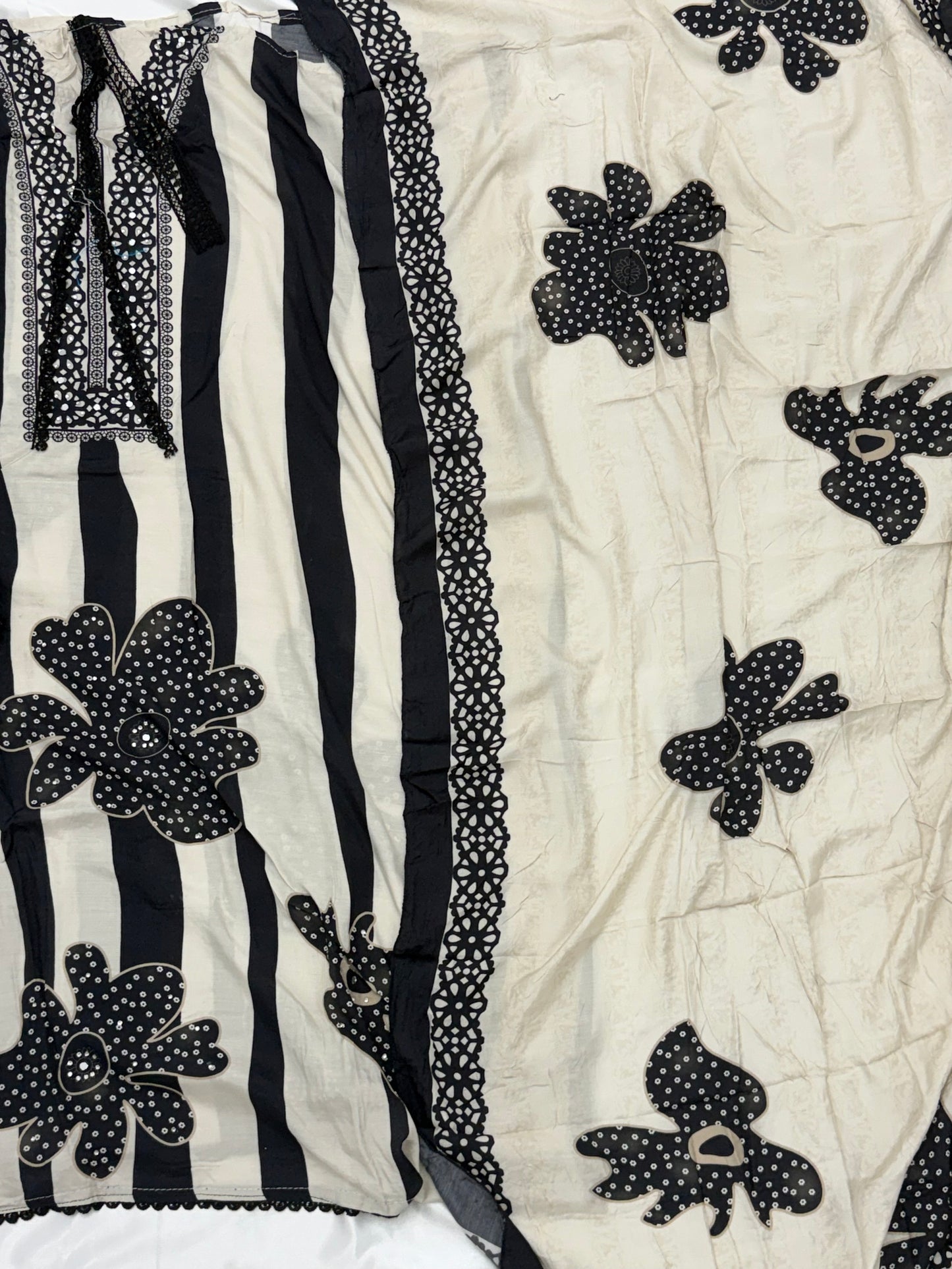 MUSLIN HAND WORK EMBROIDERY SUIT 284 Q