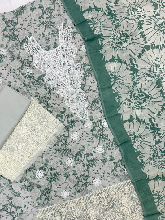HANIA CHIKANKARI PATCH  SUIT Q