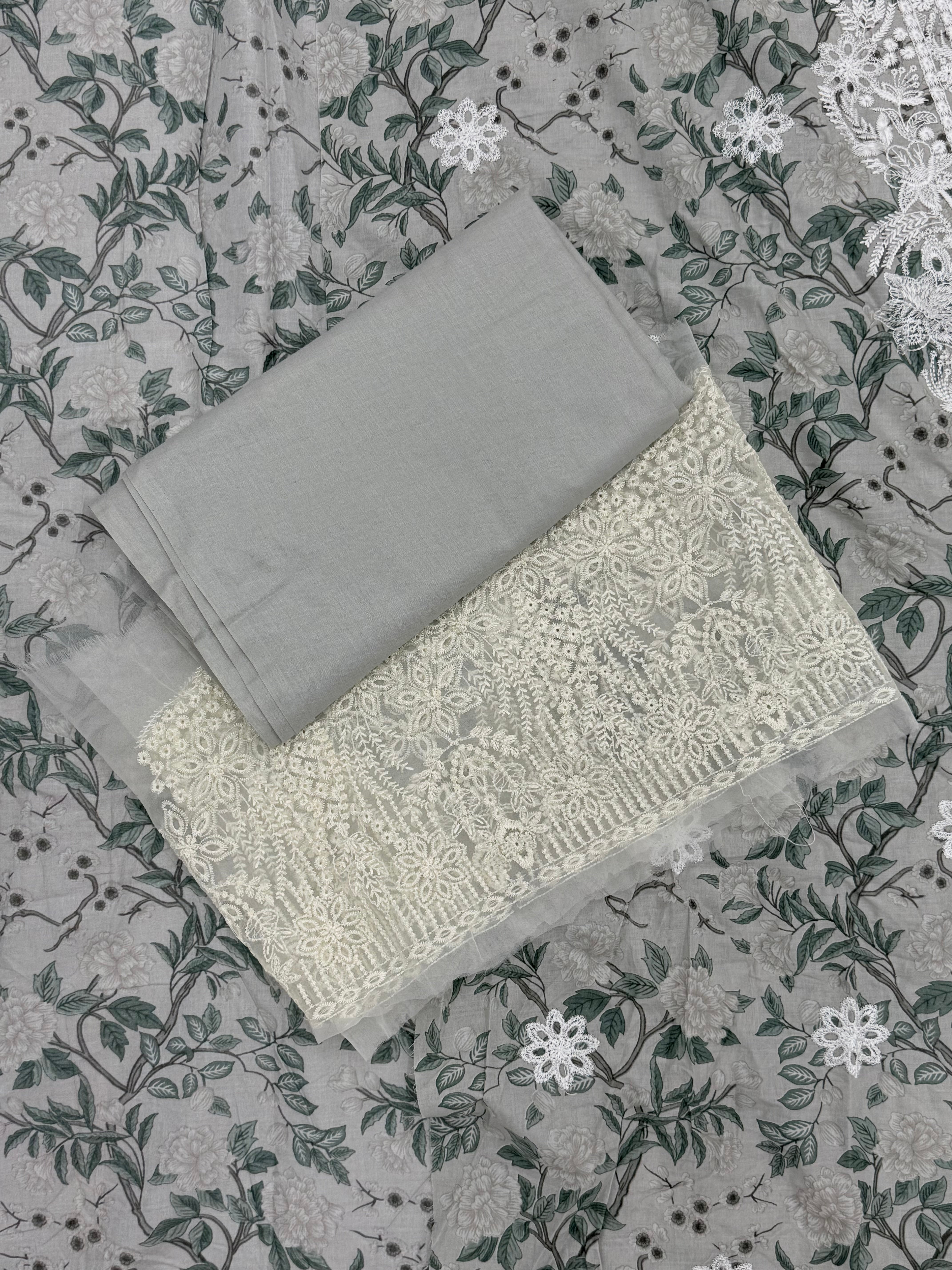 HANIA CHIKANKARI PATCH  SUIT Q