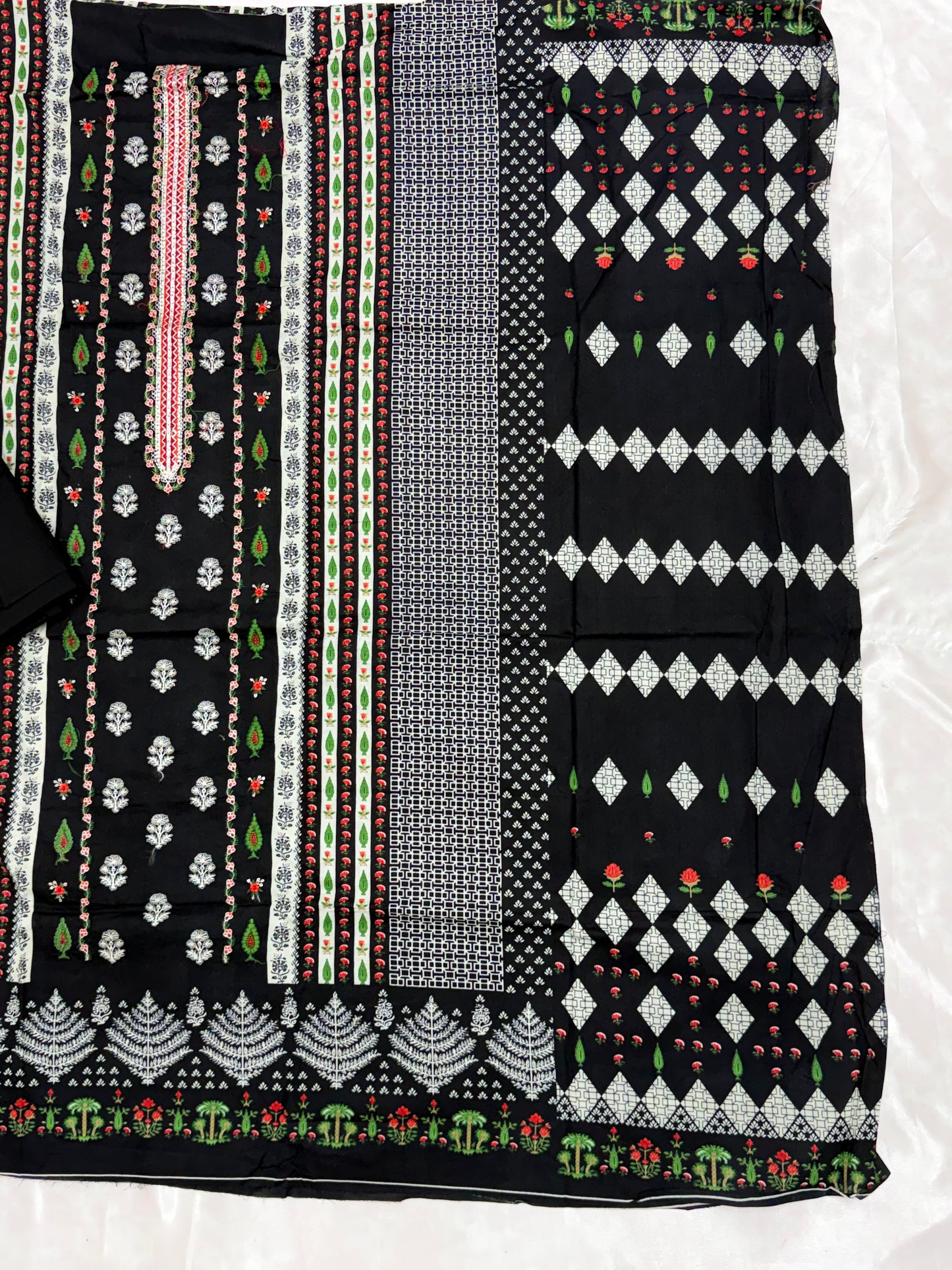 BIN SAEED LAWN EMBROIDERY SUIT Q