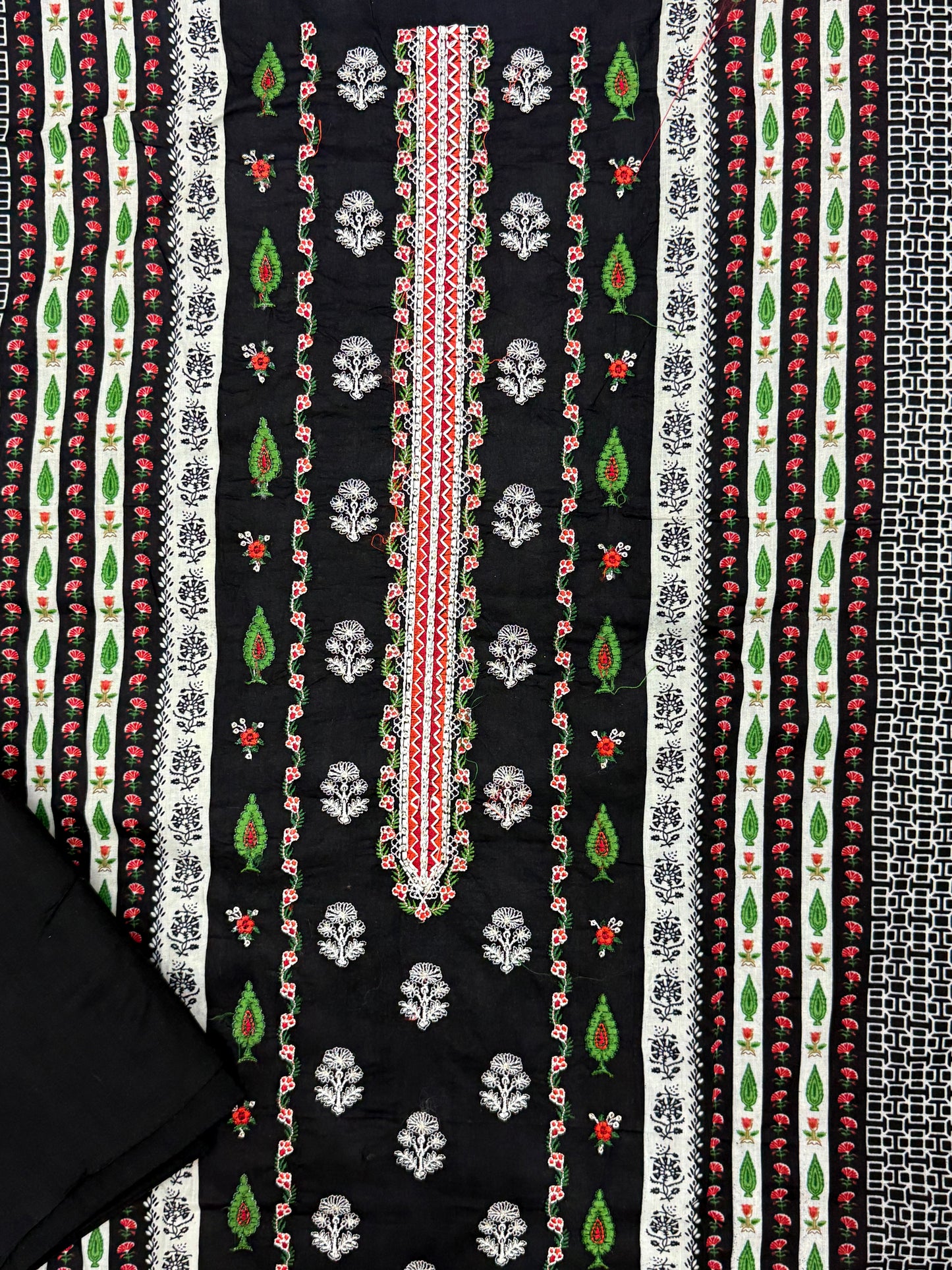 BIN SAEED LAWN EMBROIDERY SUIT Q