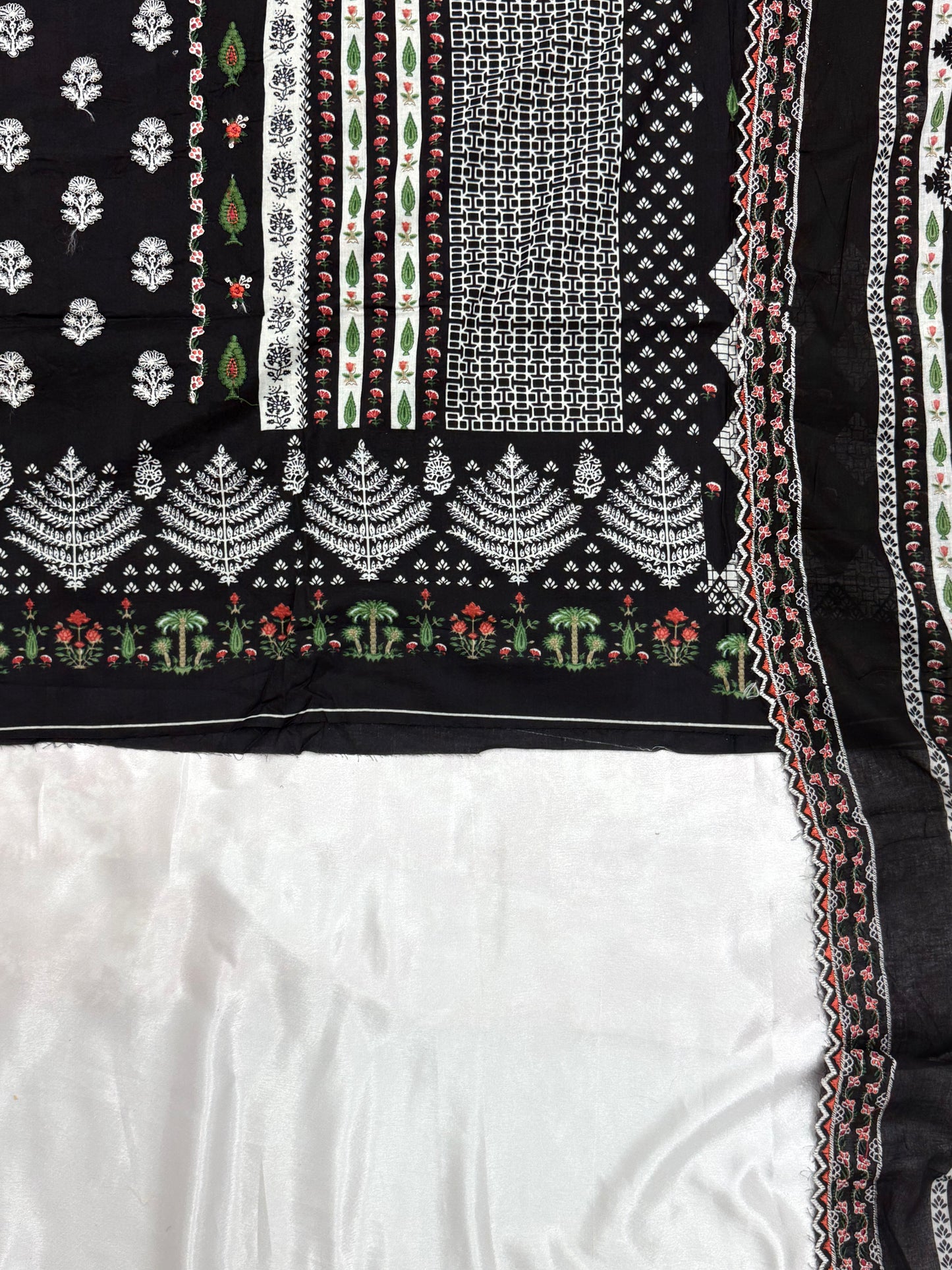BIN SAEED LAWN EMBROIDERY SUIT Q