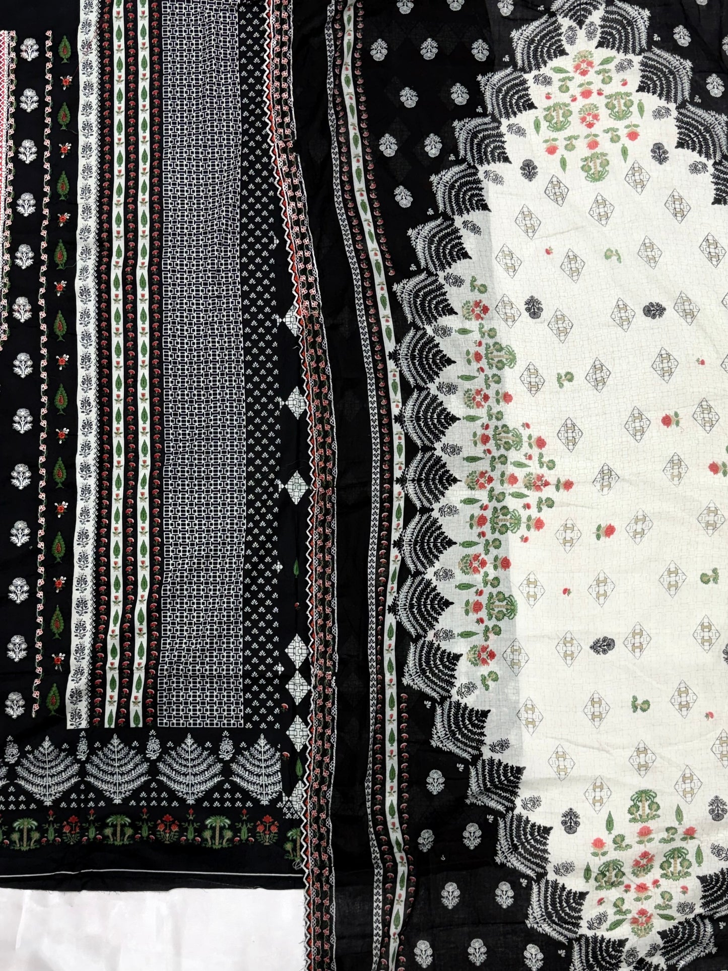 BIN SAEED LAWN EMBROIDERY SUIT Q