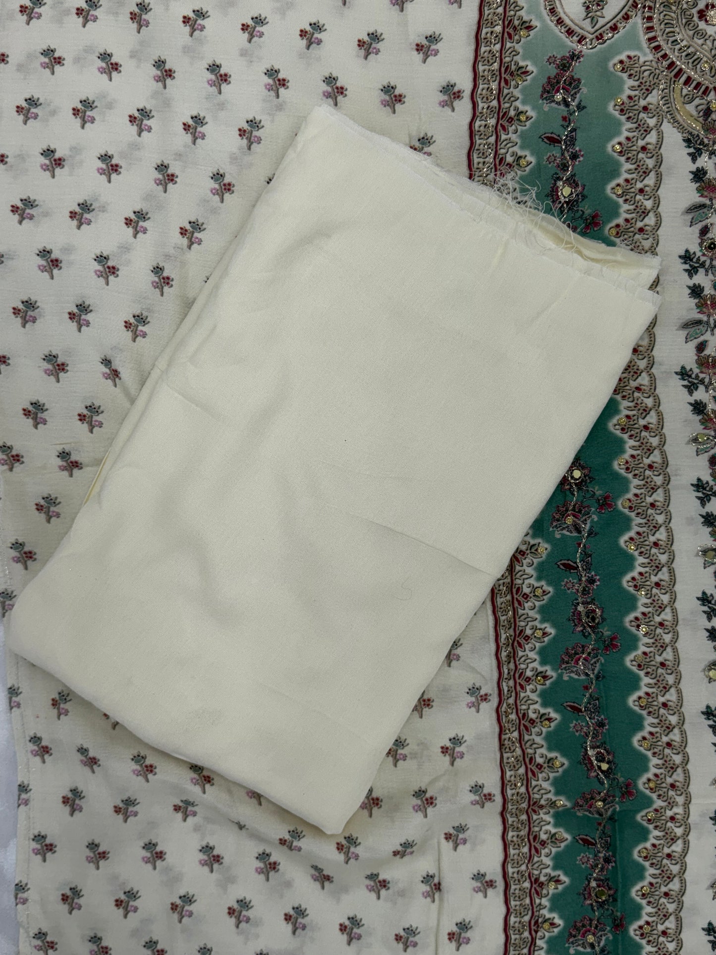 MUMTAZ MUSLIN EMBROIDERY SUIT 2 Q