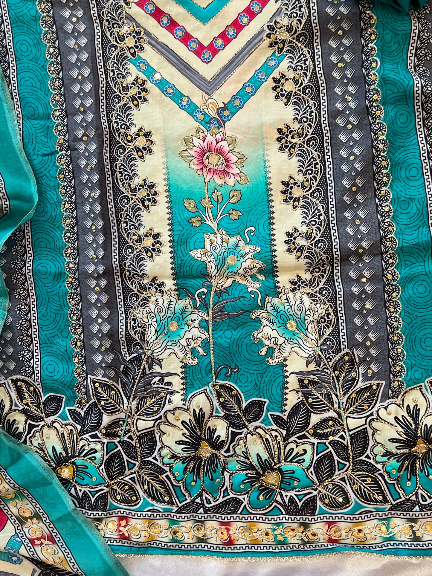 BLUE MUMTAZ MUSLIN EMBROIDERY SUIT