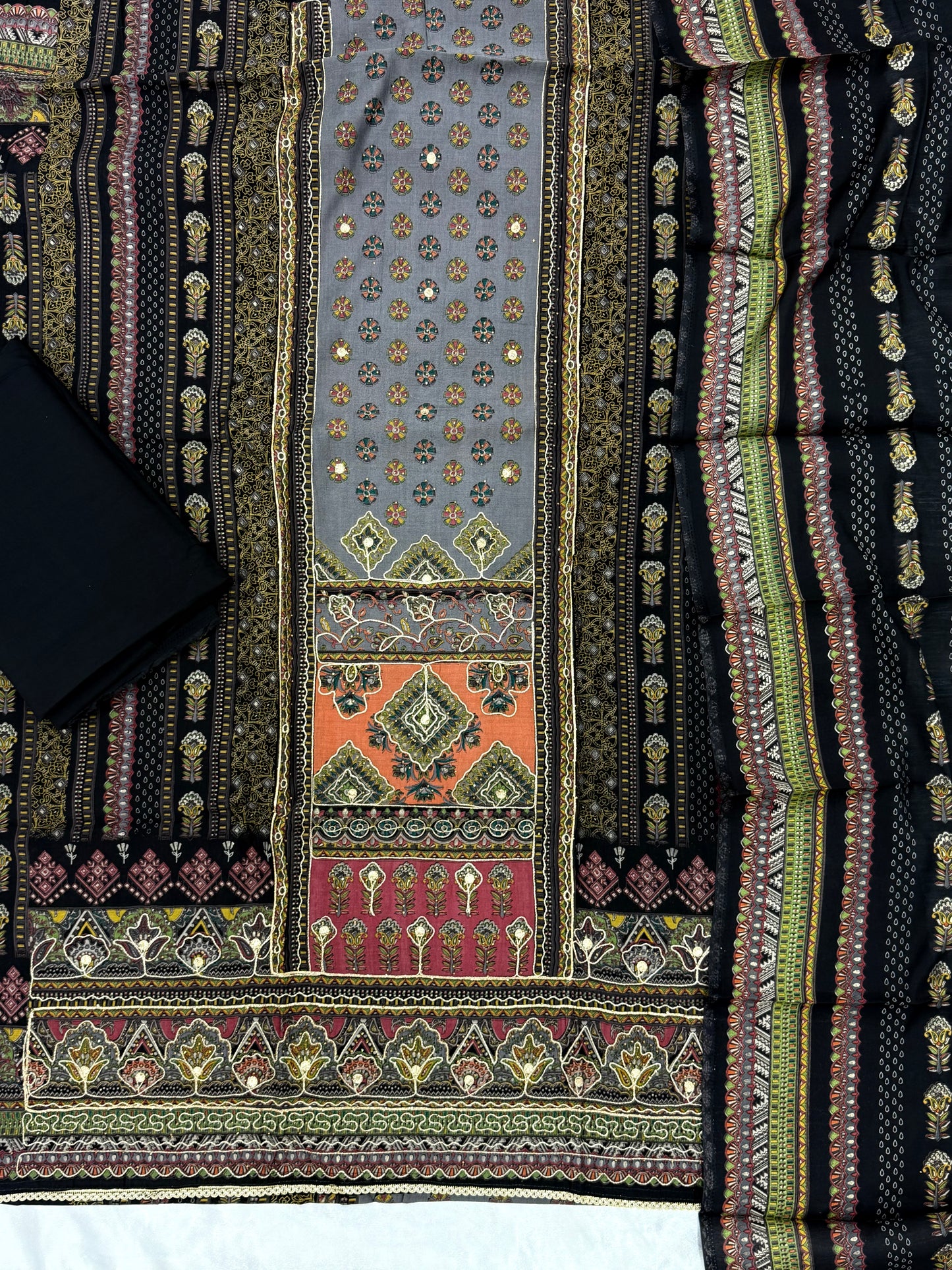 BLACK NAYAB MUSLIN EMBROIDERY SUIT Q
