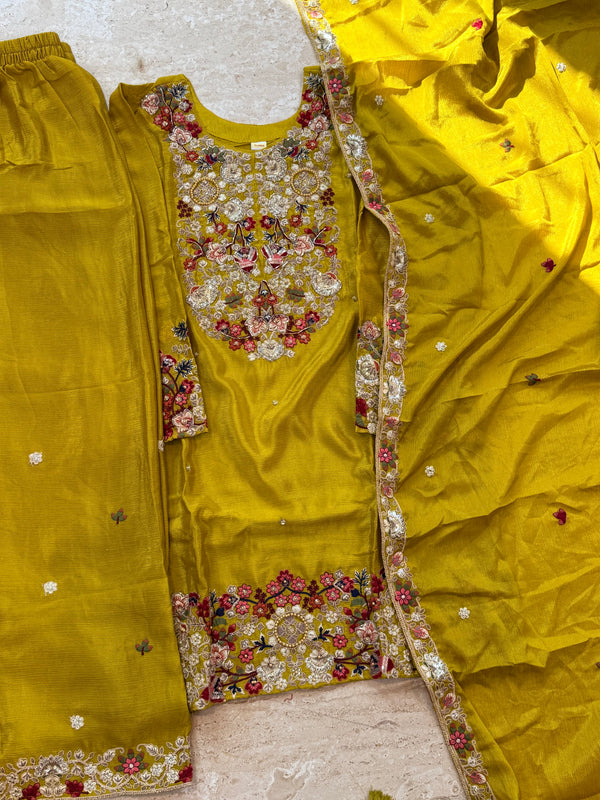 PARO SHIFFON HANDWORK SUIT Q