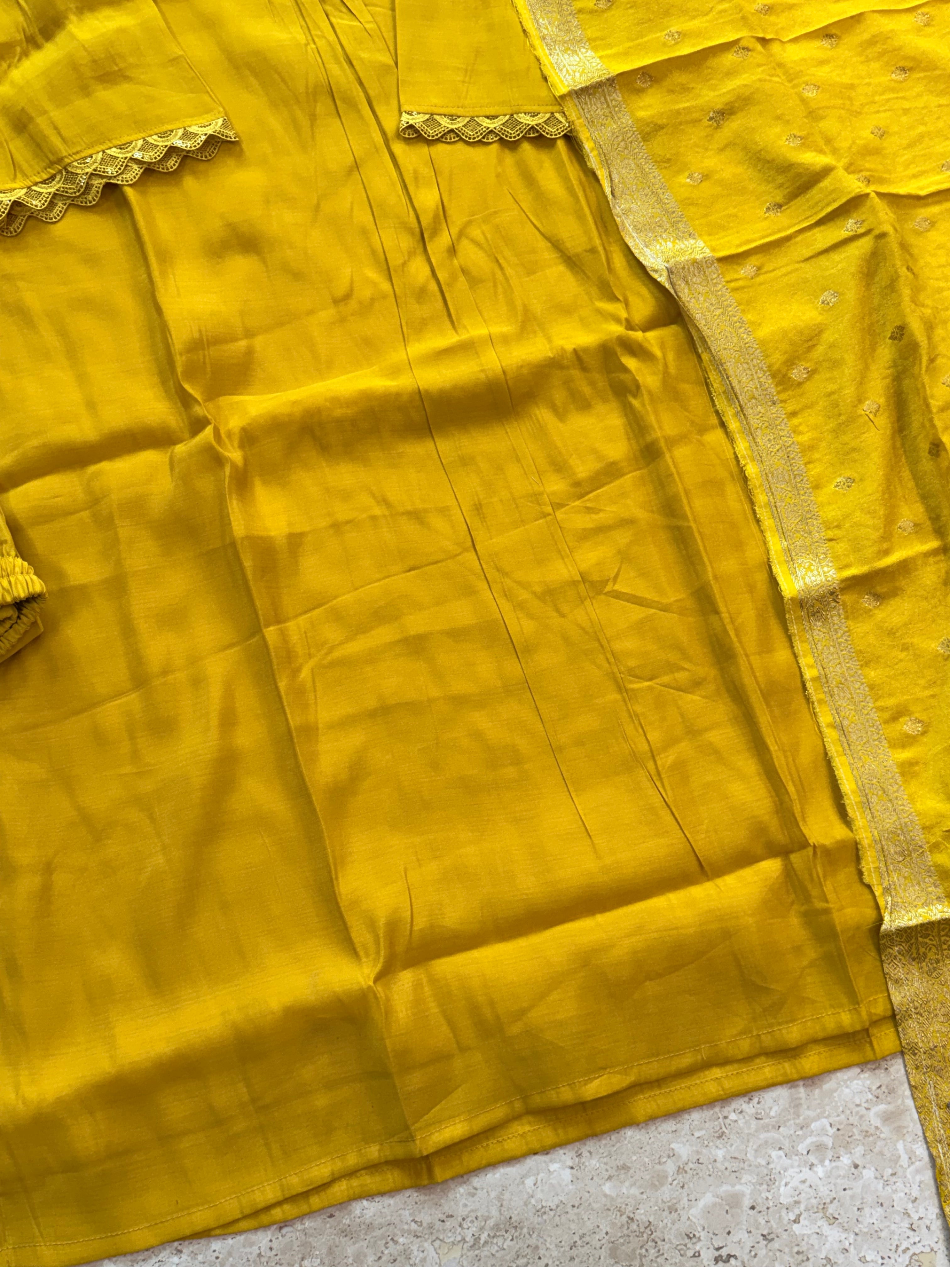 MUL CHANDERI HANDWORK FROCK 3 Q