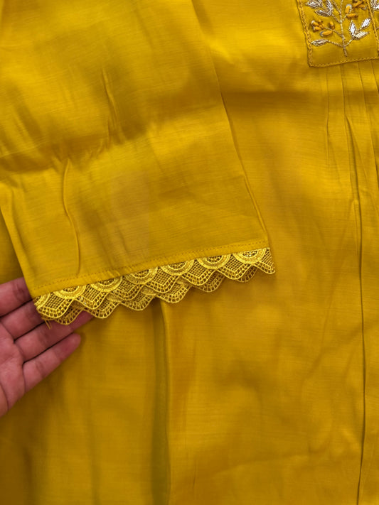 MUL CHANDERI HANDWORK FROCK 3 Q