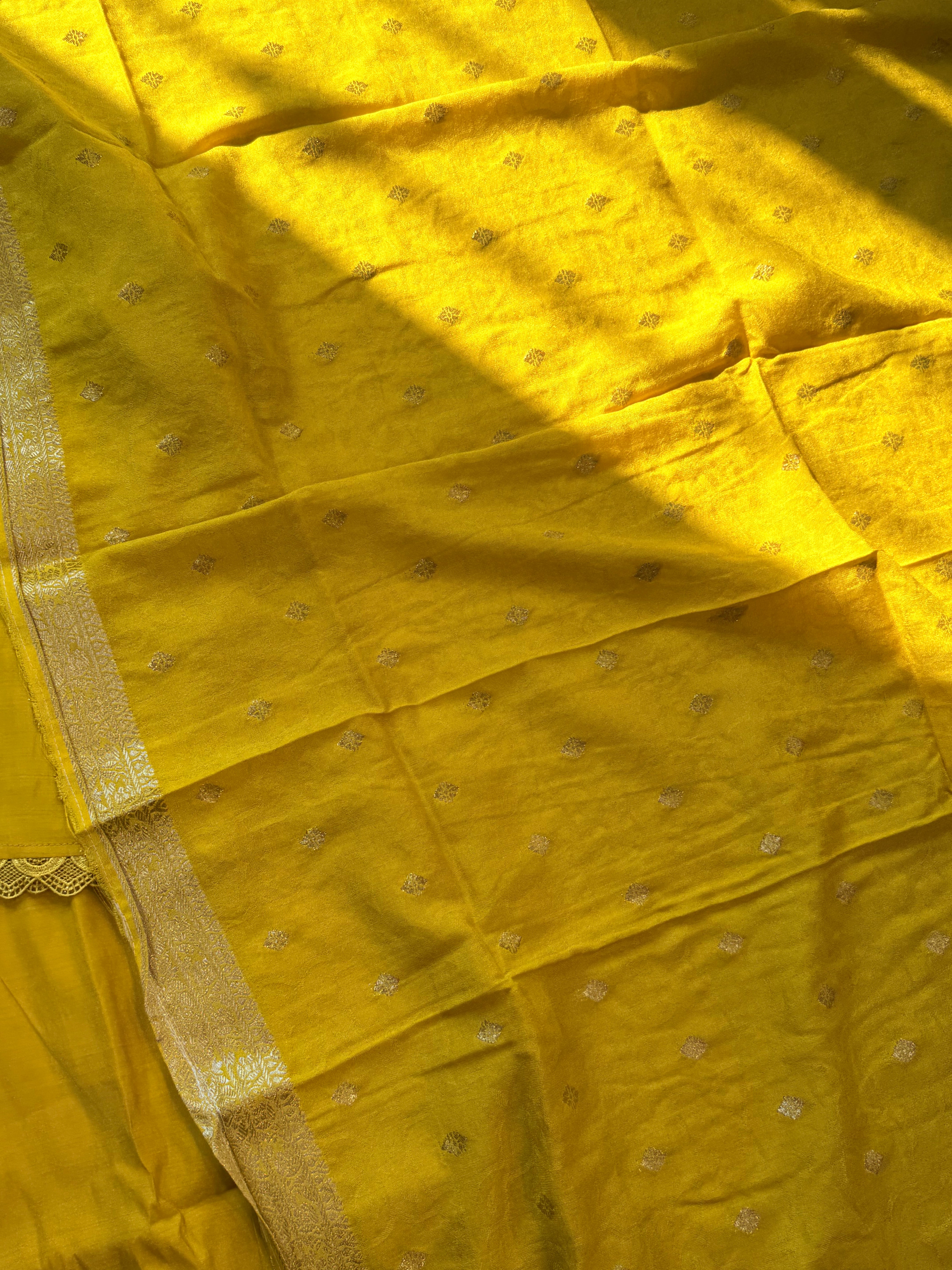 MUL CHANDERI HANDWORK FROCK 3 Q