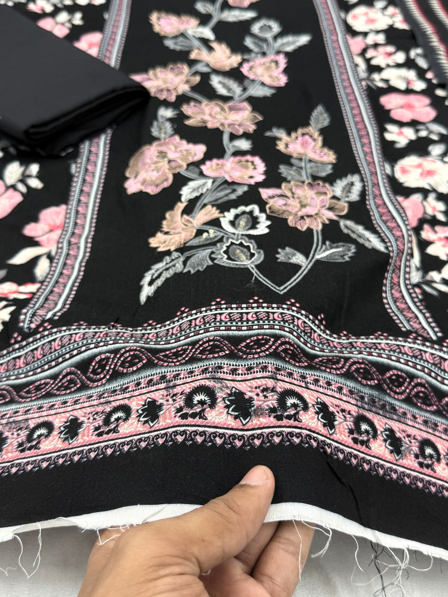 CASHMERE BLACK COTTON EMBROIDERY SUIT 1 Q