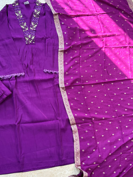 MUL CHANDERI HANDWORK FROCK 1 Q