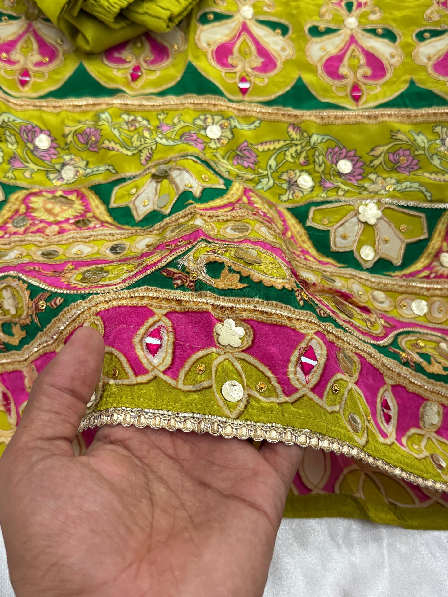 RAHI CREPE READYMADE SUIT Q