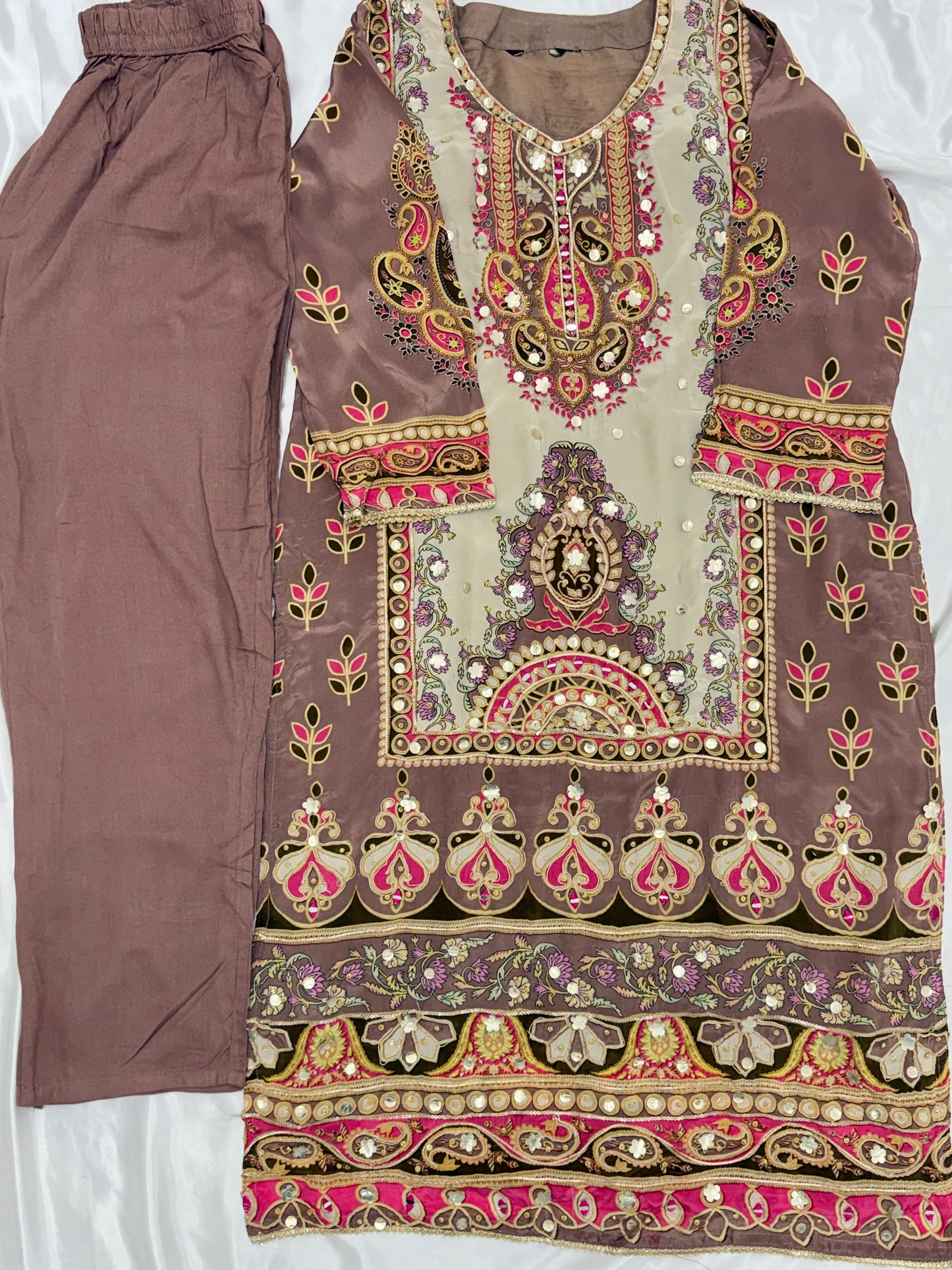 RAHI CREPE READYMADE SUIT Q