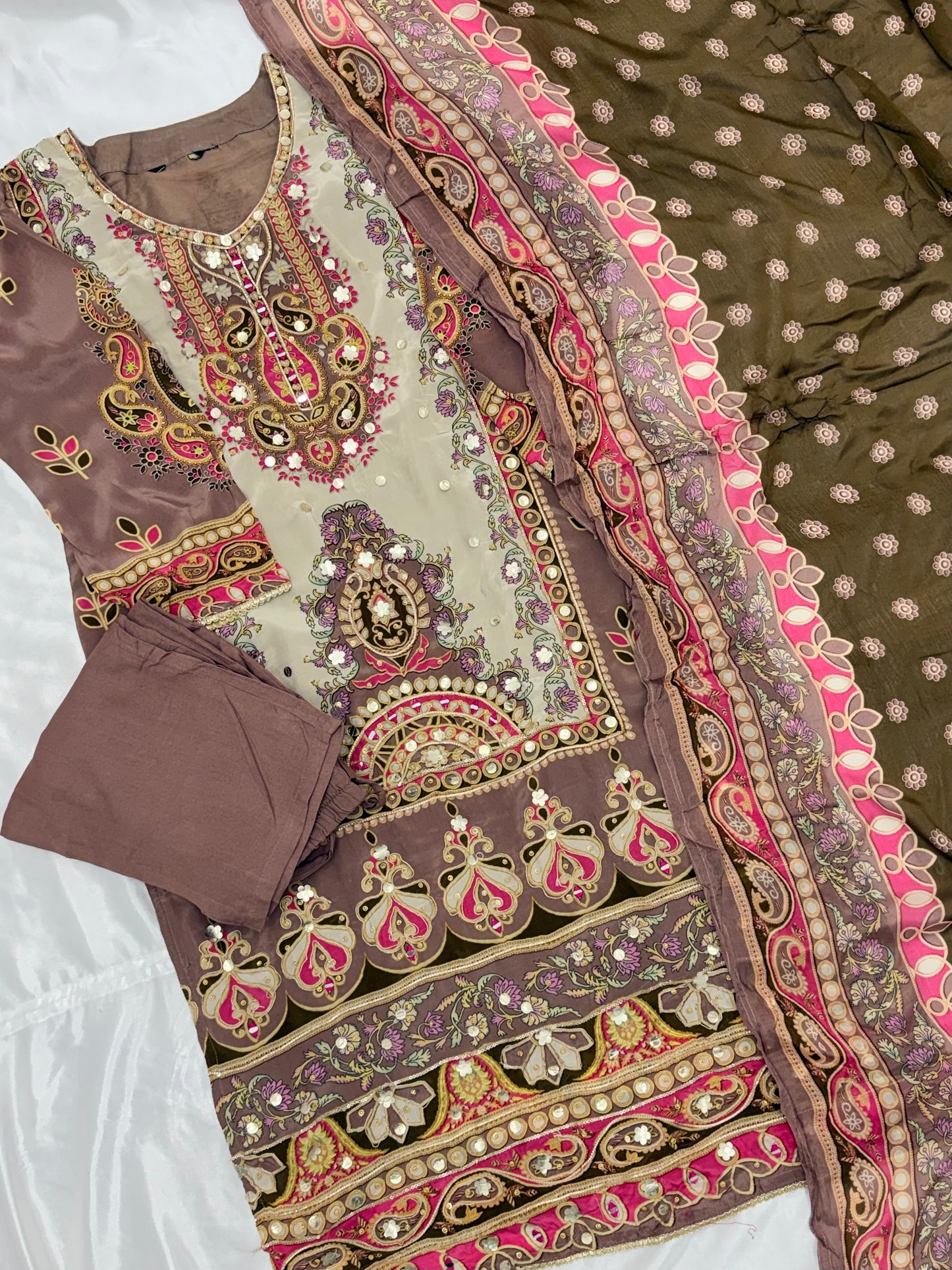 RAHI CREPE READYMADE SUIT Q