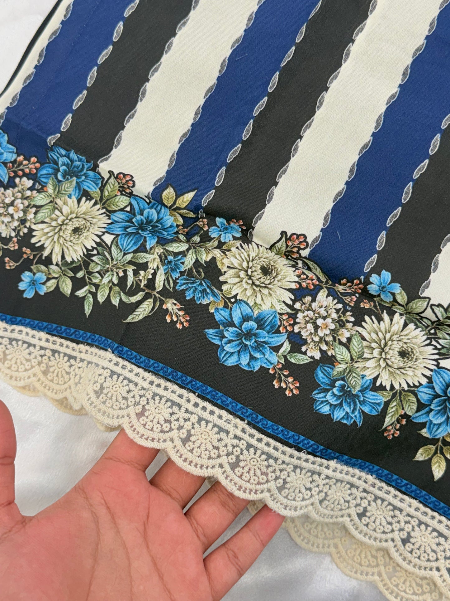 AZAA LAWN READYMADE SUIT 1 Q