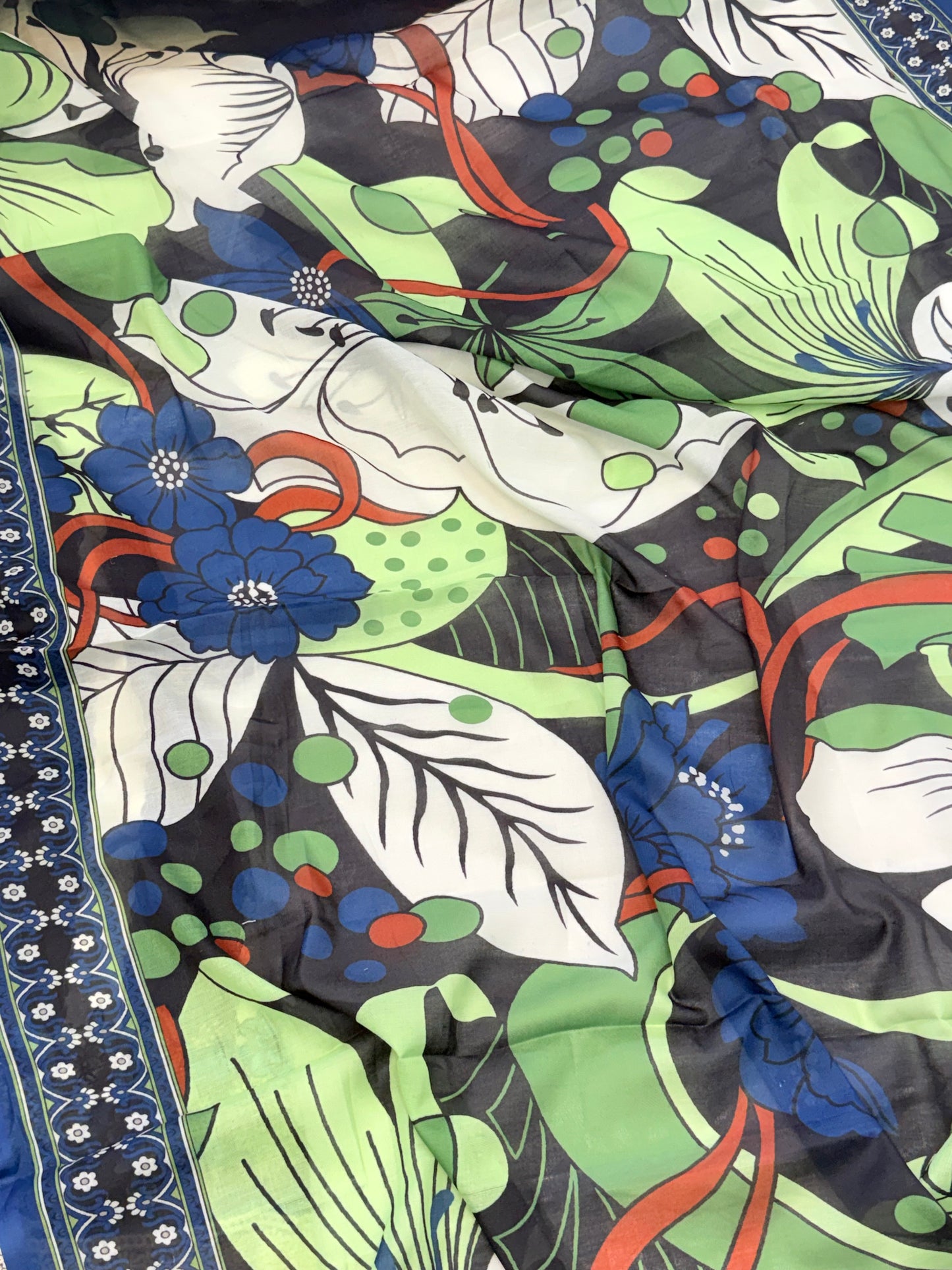 AZAA LAWN READYMADE SUIT 1 Q