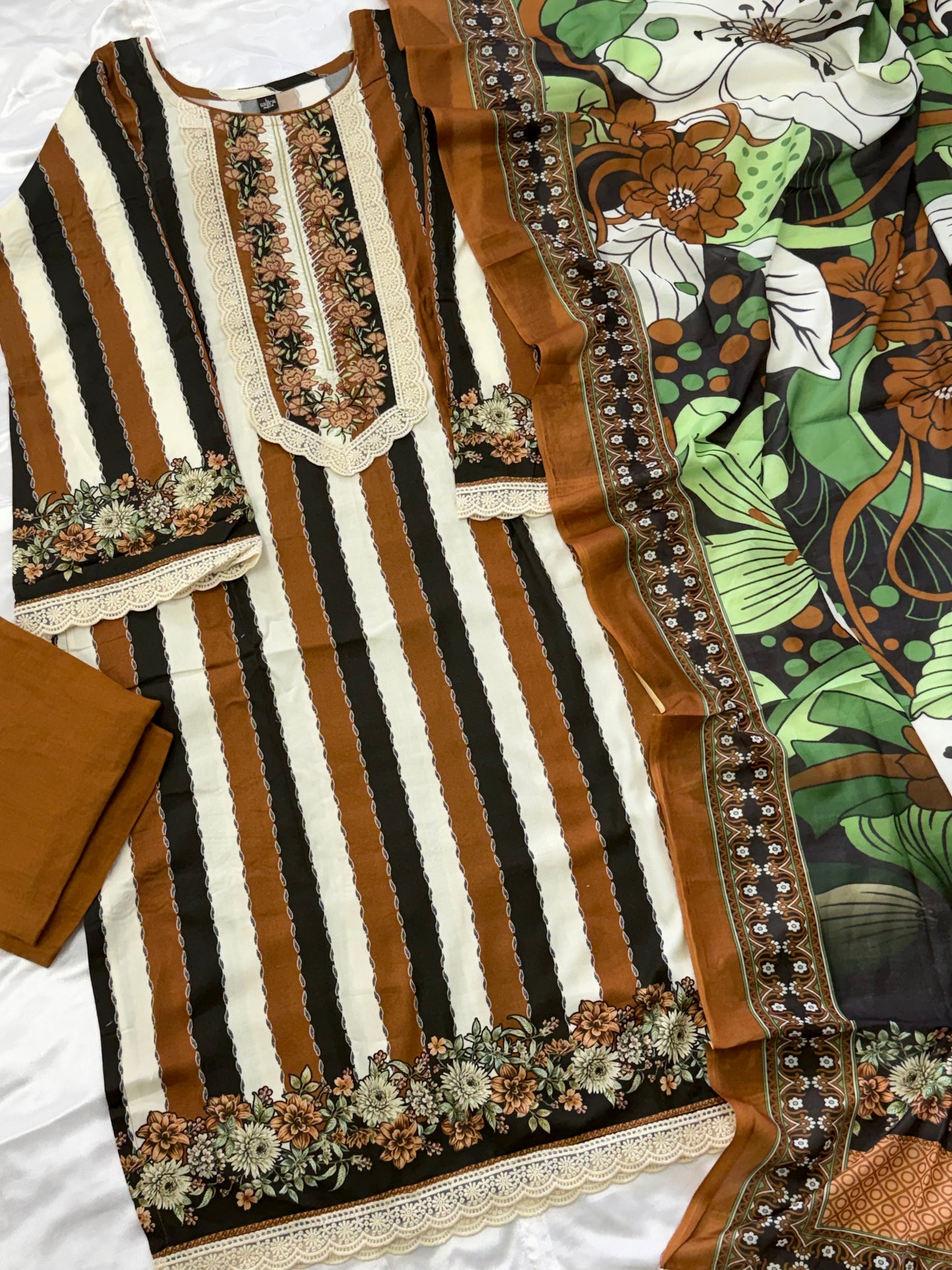 AZAA READYMADE SUIT 6 Q