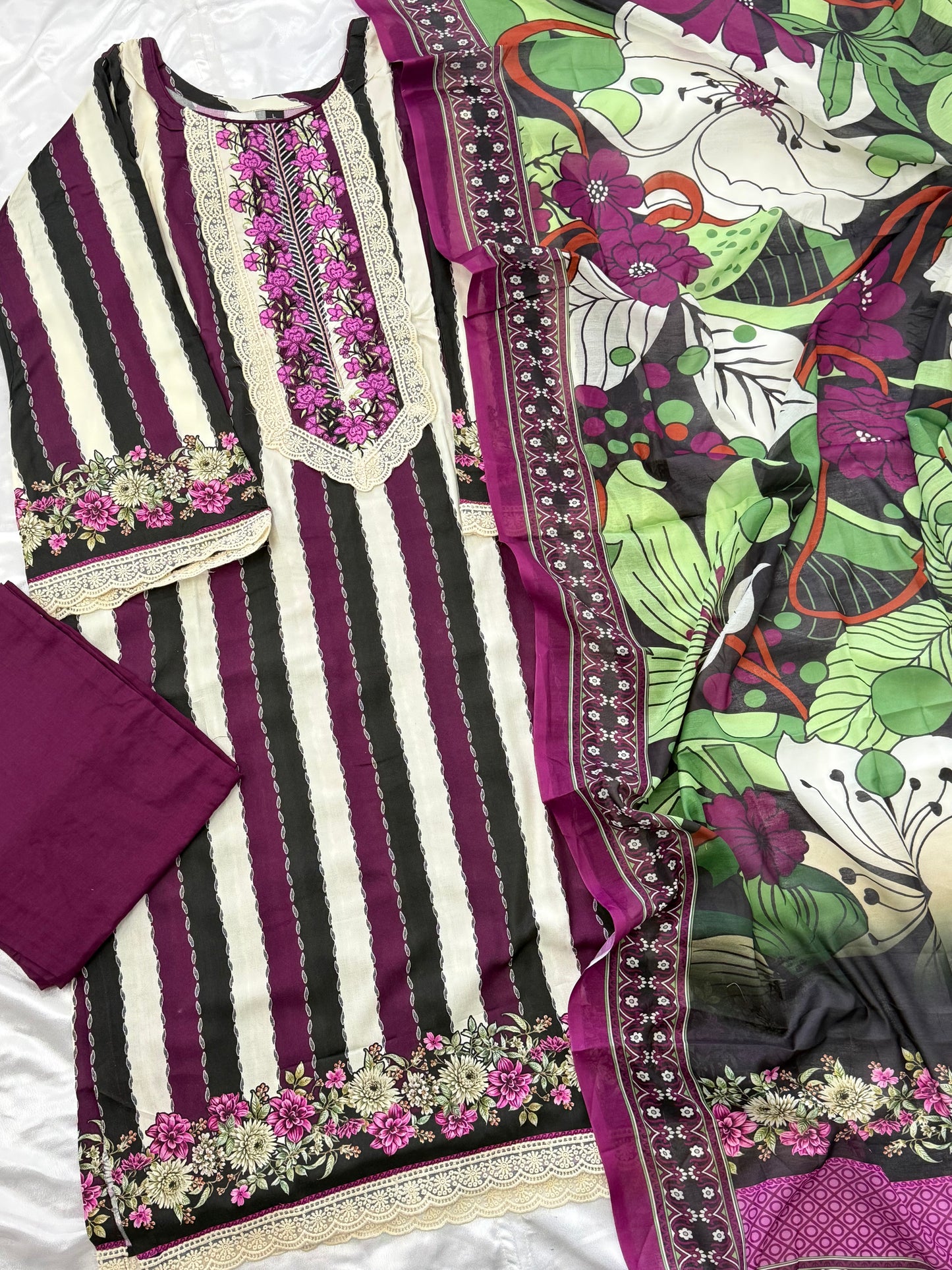 AZAA LAWN READYMADE SUIT 3 Q