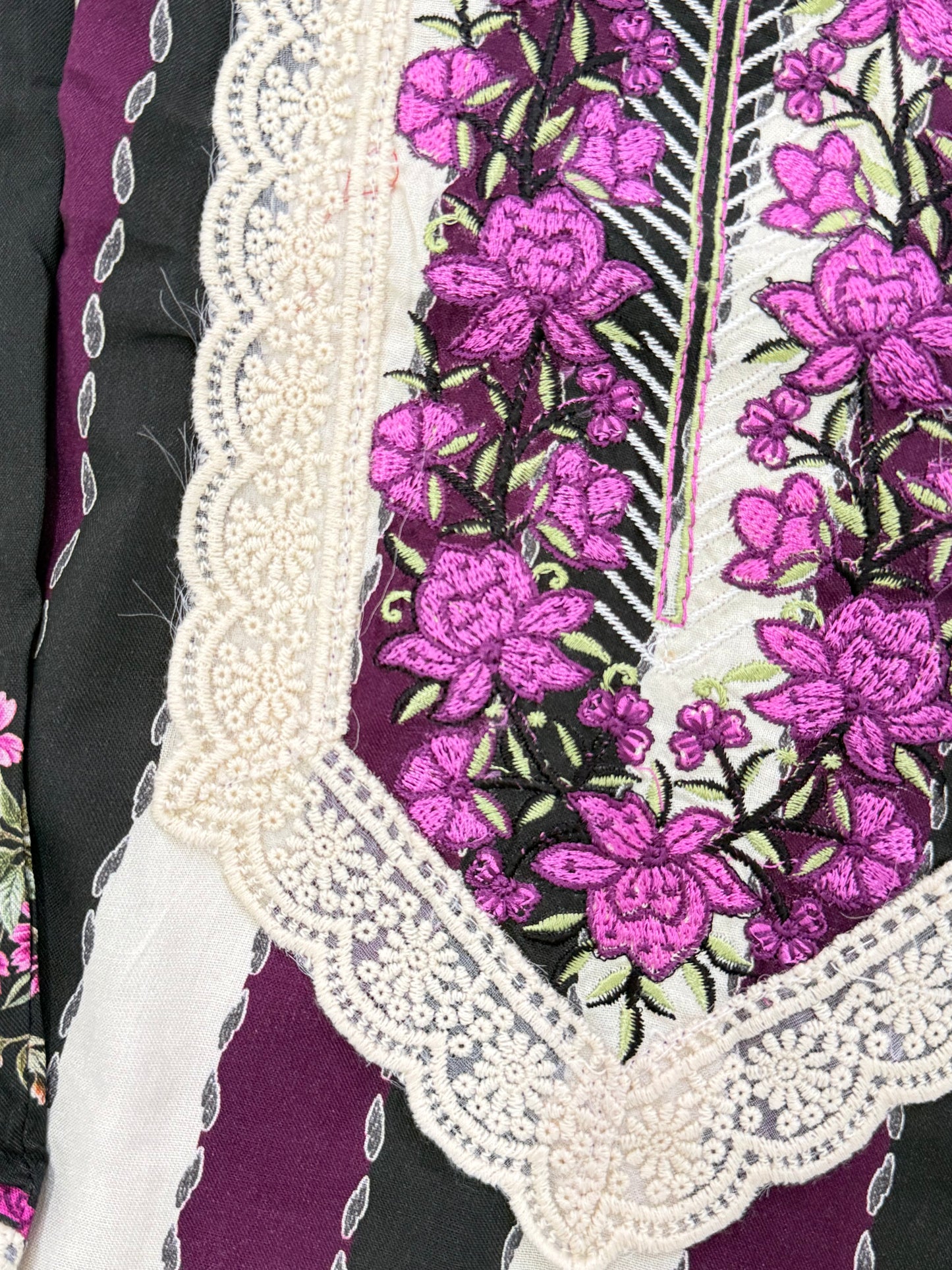 AZAA LAWN READYMADE SUIT 3 Q