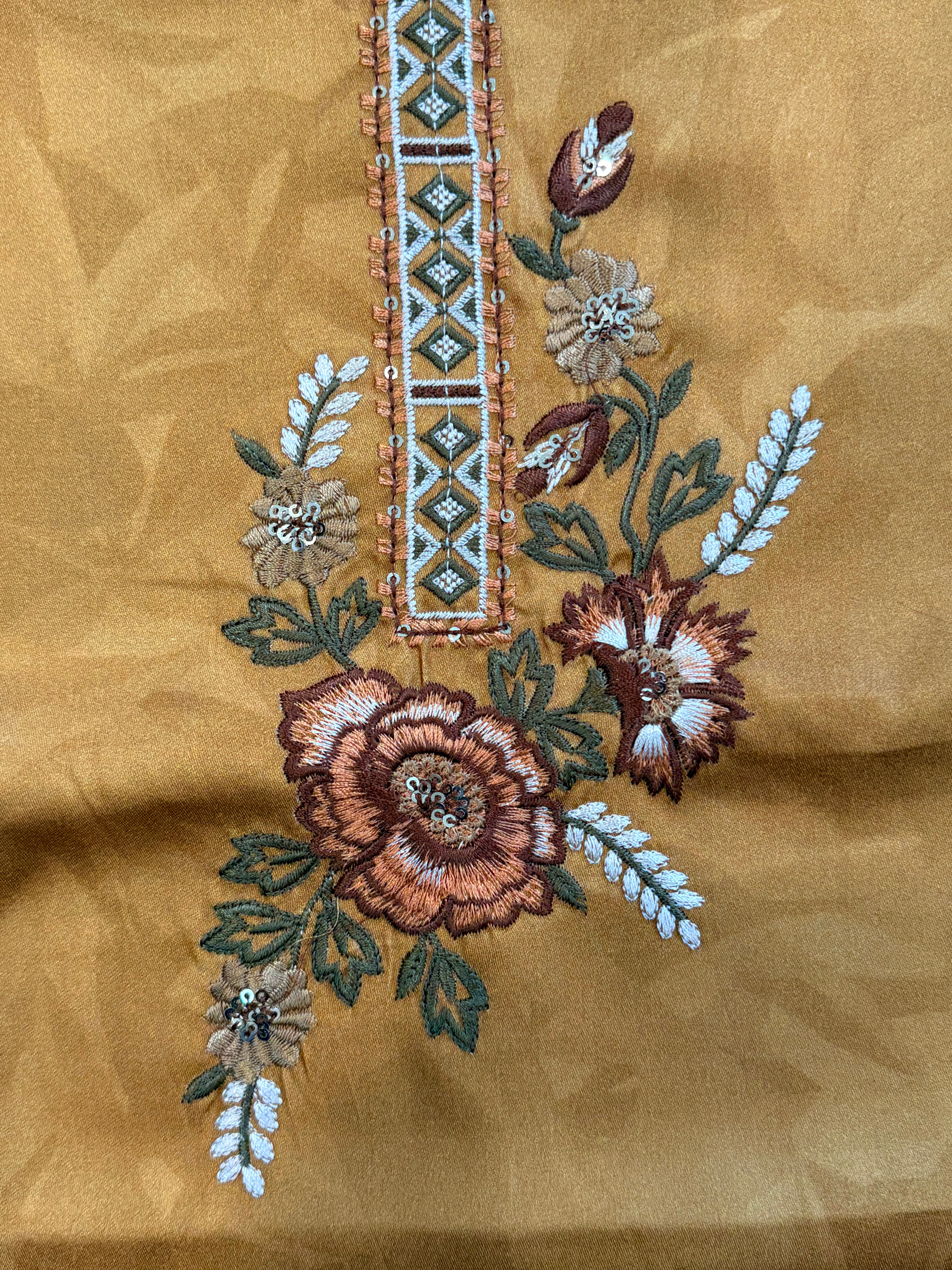AARANYA 2 LAWN EMBROIDERY SUIT 2 Q Q