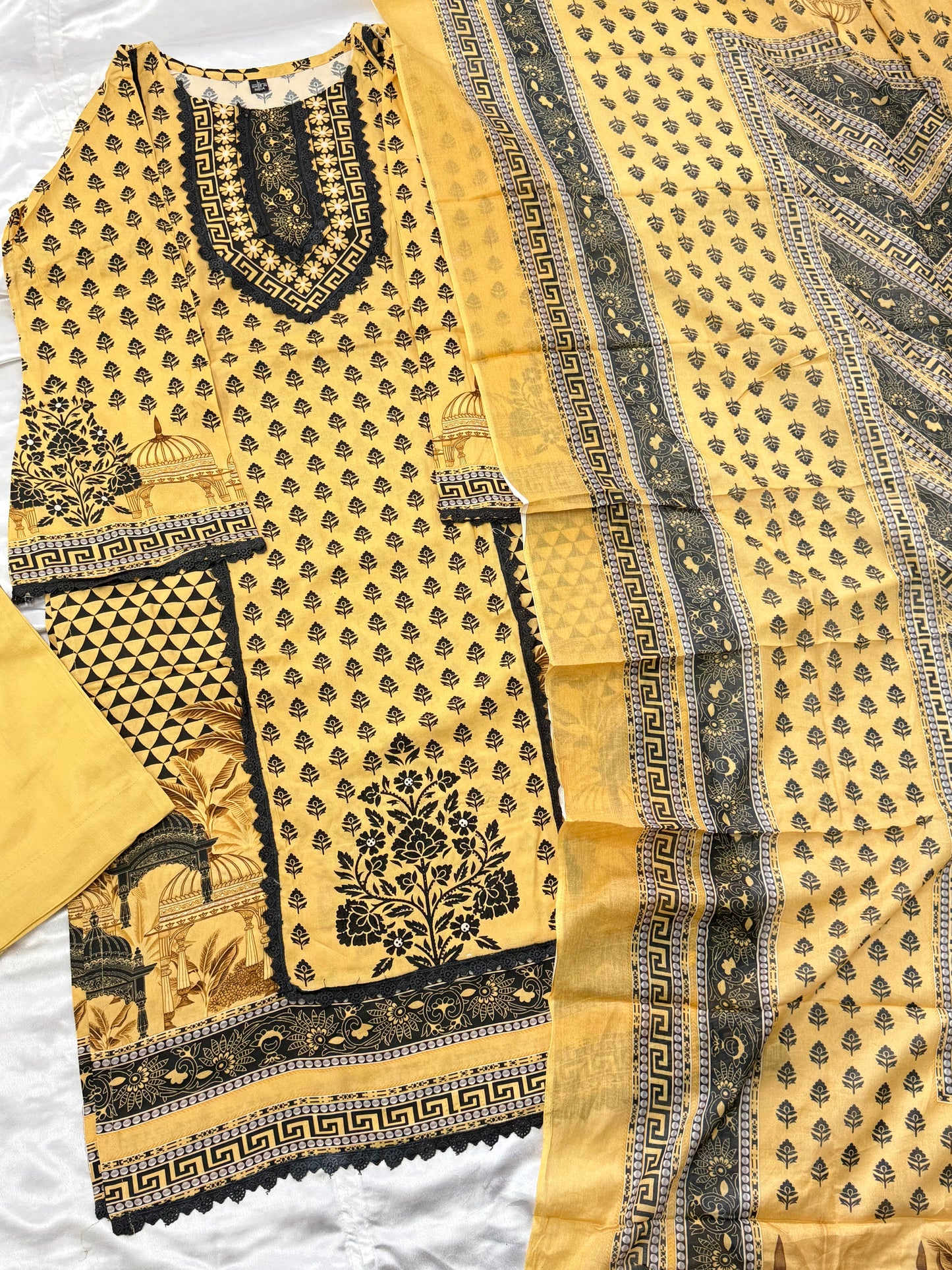 CS LAWN READYMADE SUIT 6 Q