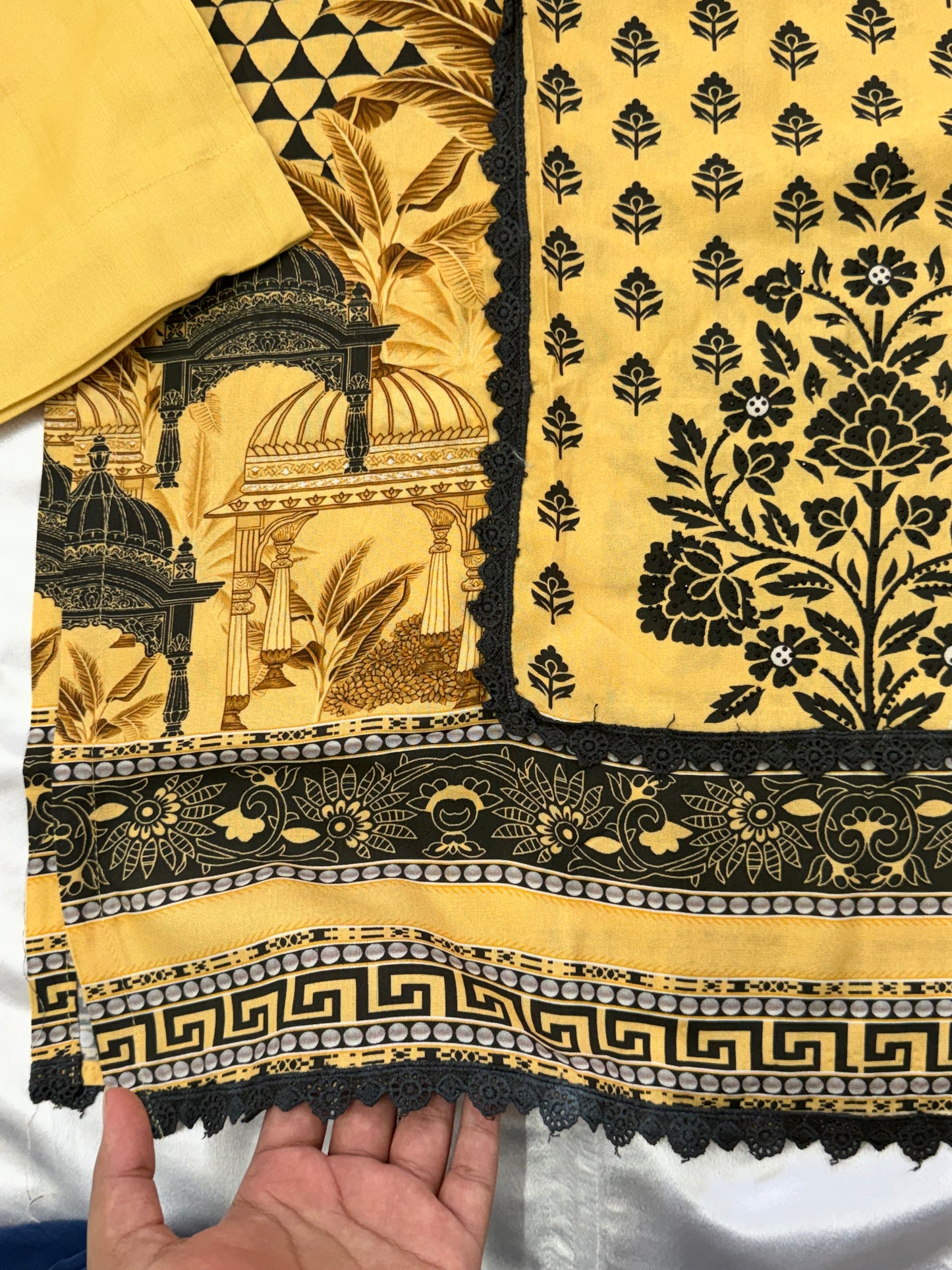 CS LAWN READYMADE SUIT 6 Q