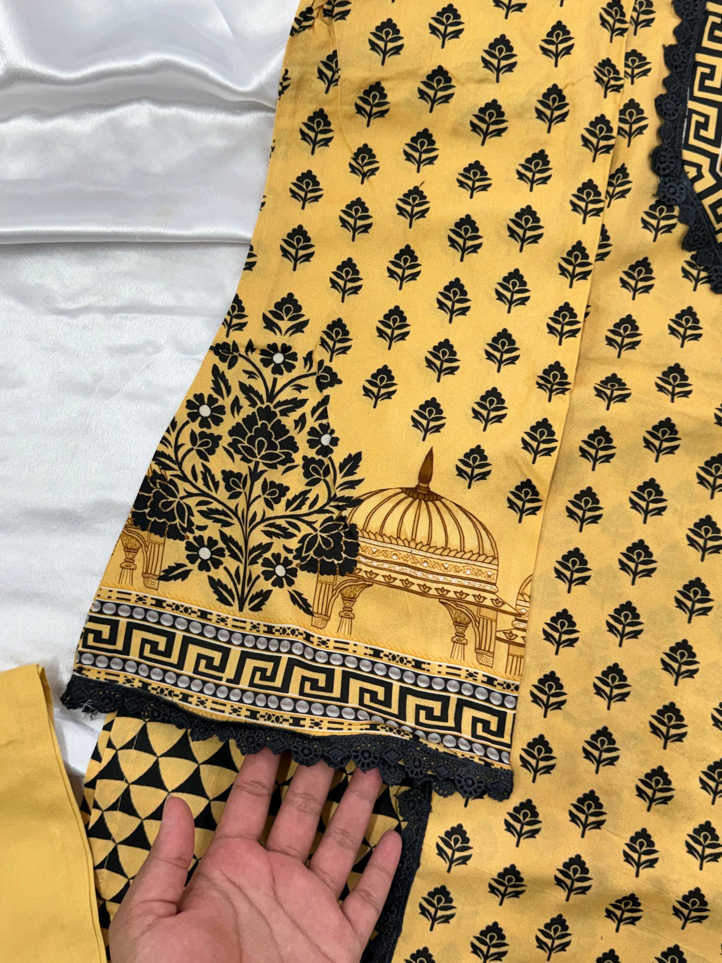 CS LAWN READYMADE SUIT 6 Q