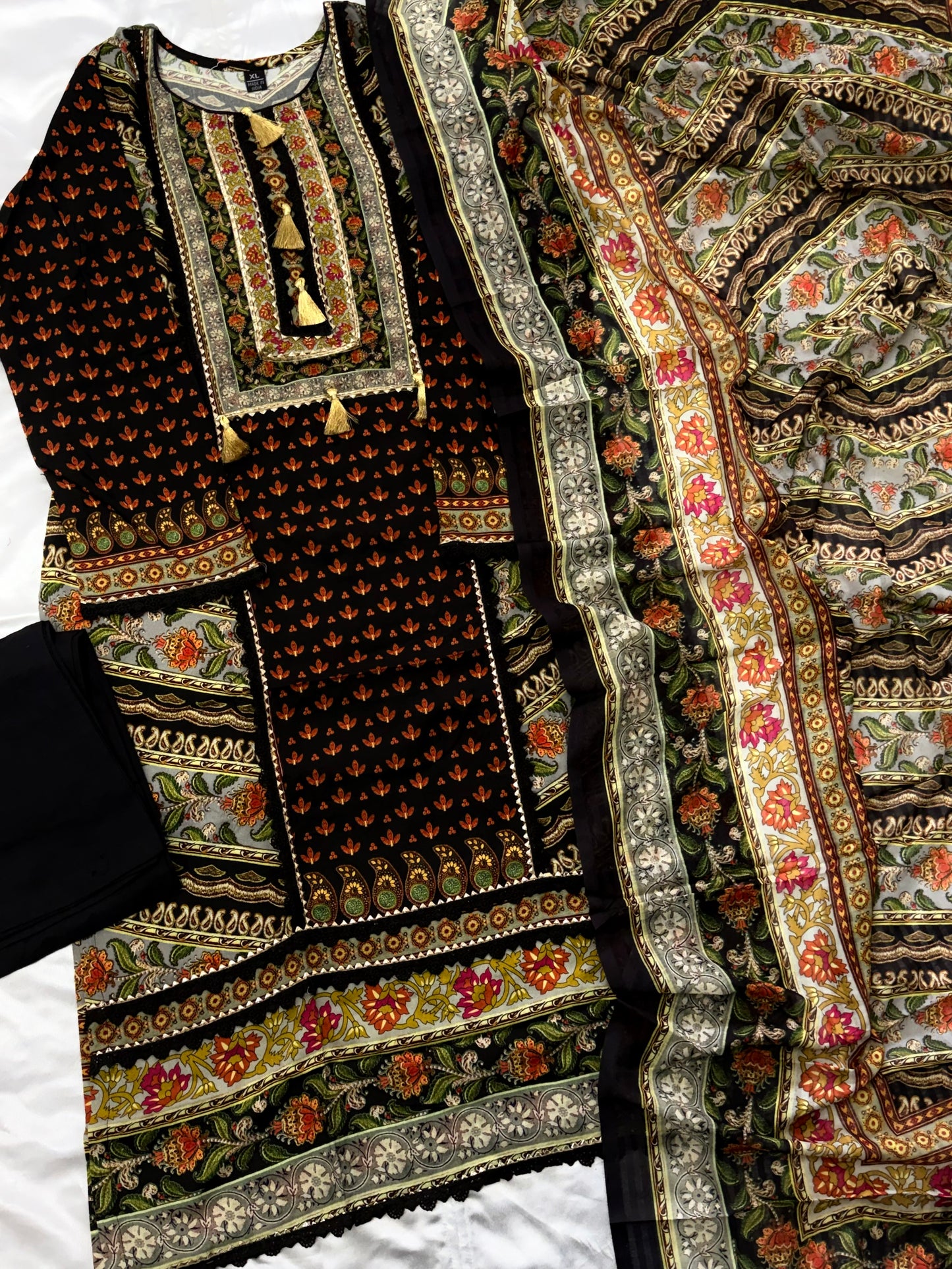 BAGH LAWN READYMADE SUIT 1 Q