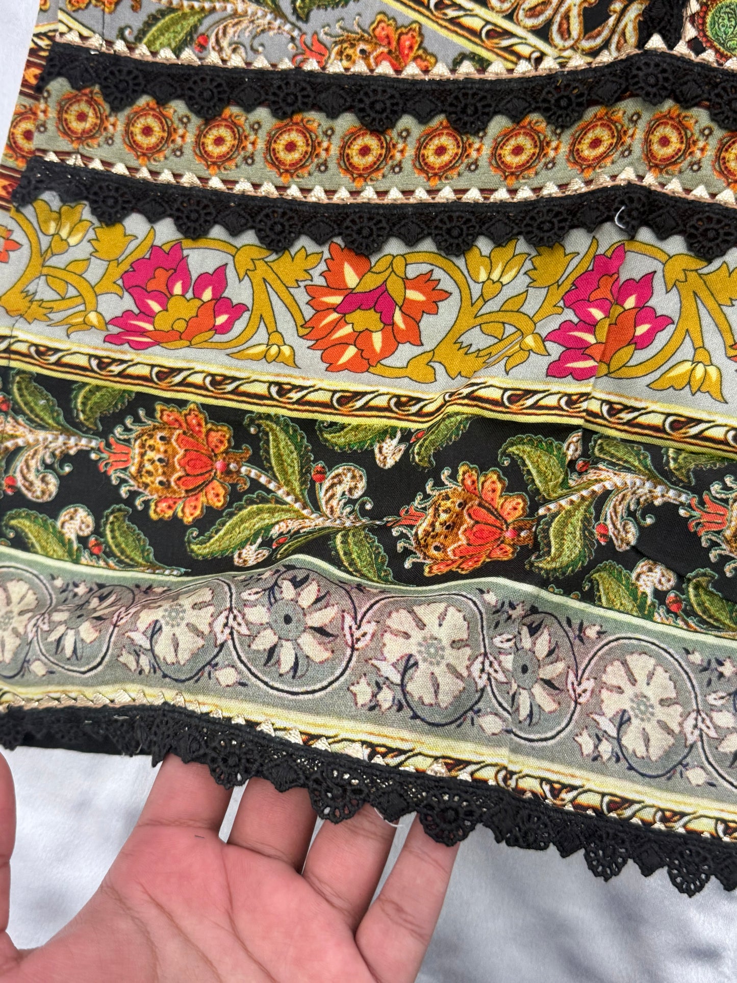 BAGH LAWN READYMADE SUIT 1 Q