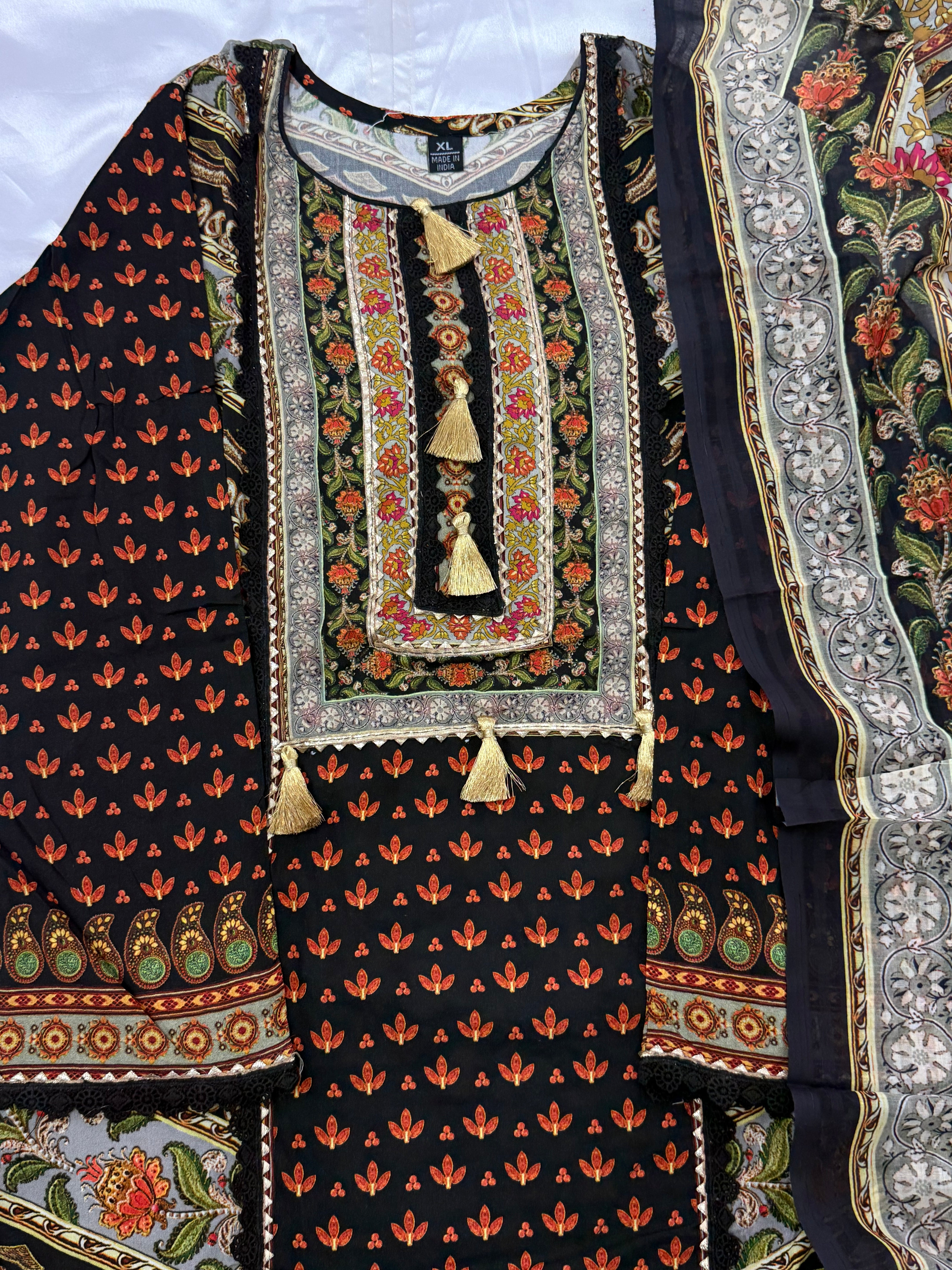 BAGH LAWN READYMADE SUIT 1 Q