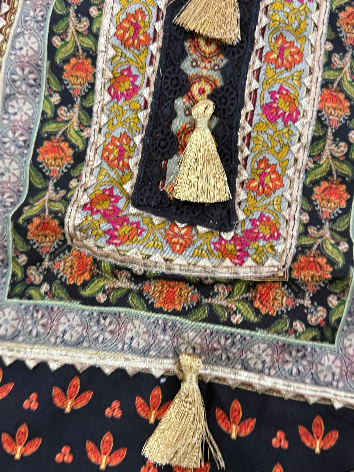 BAGH LAWN READYMADE SUIT 1 Q