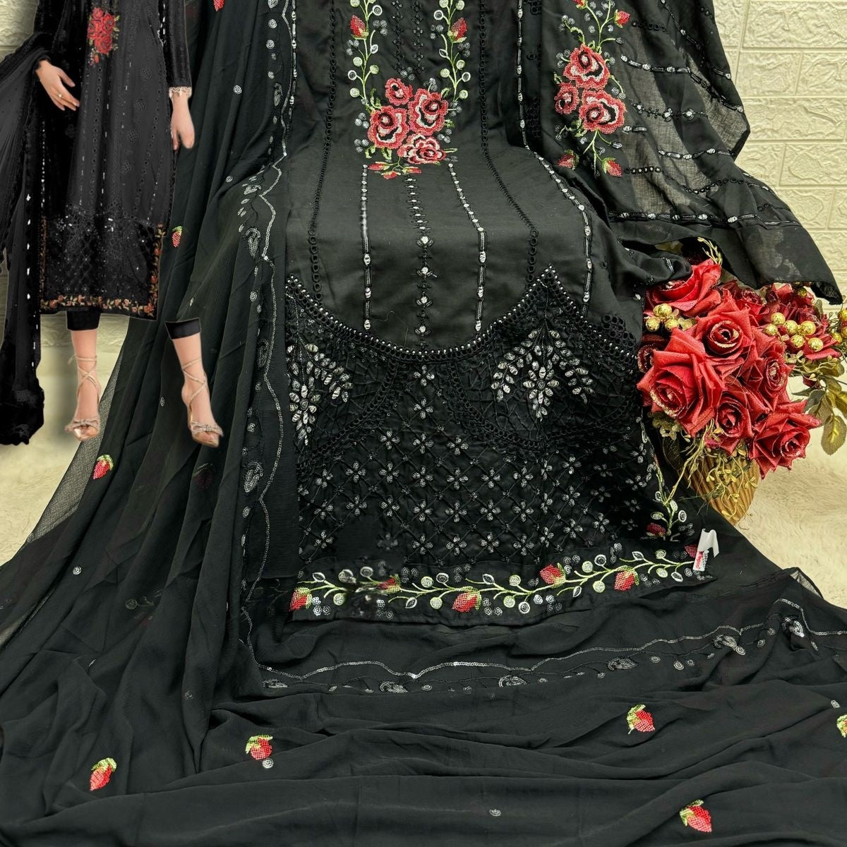 BLACK LAWN EMBROIDERY SUIT 1809