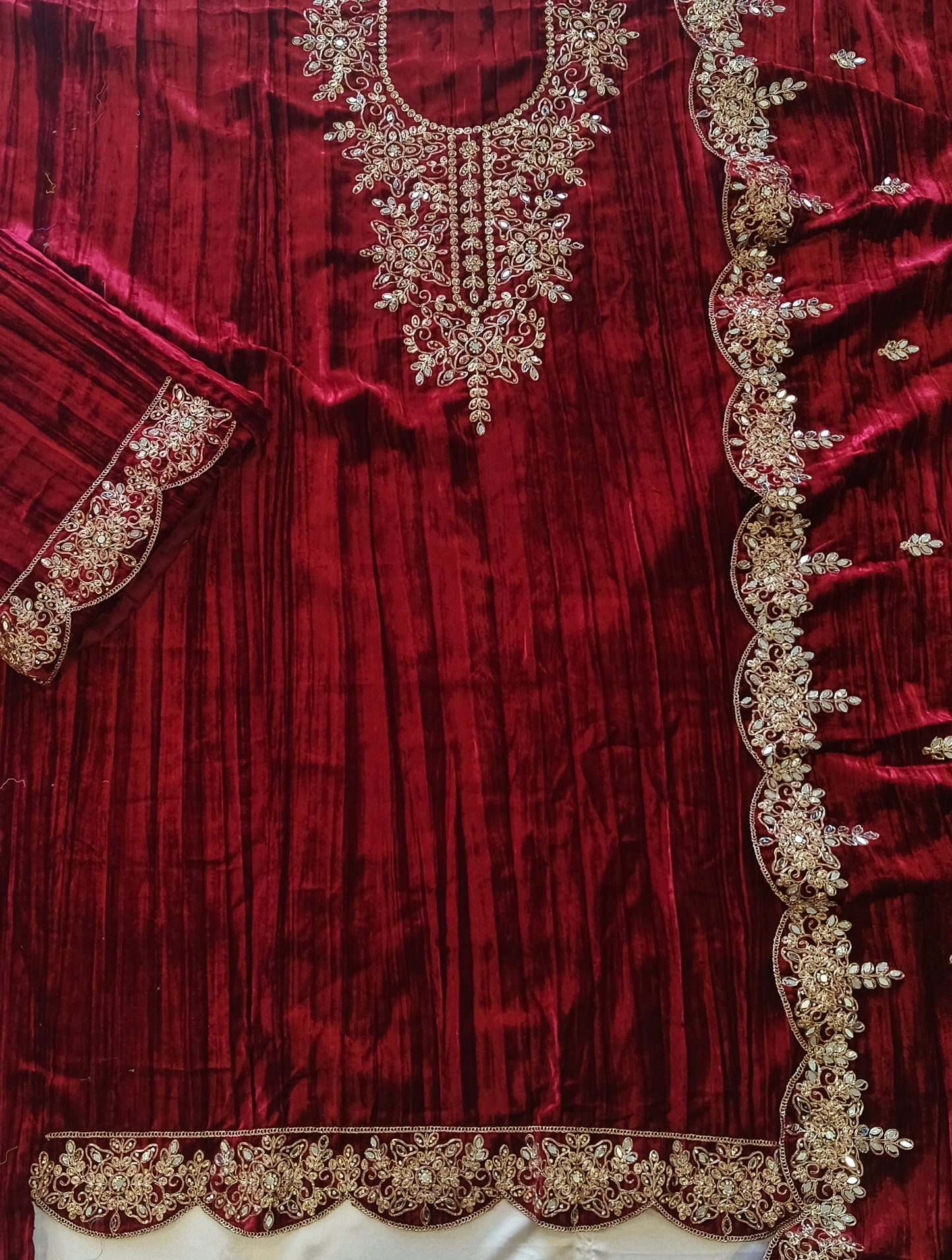 MEHRUN CRUSH VELVET EMBROIDERY SUIT 2 Q