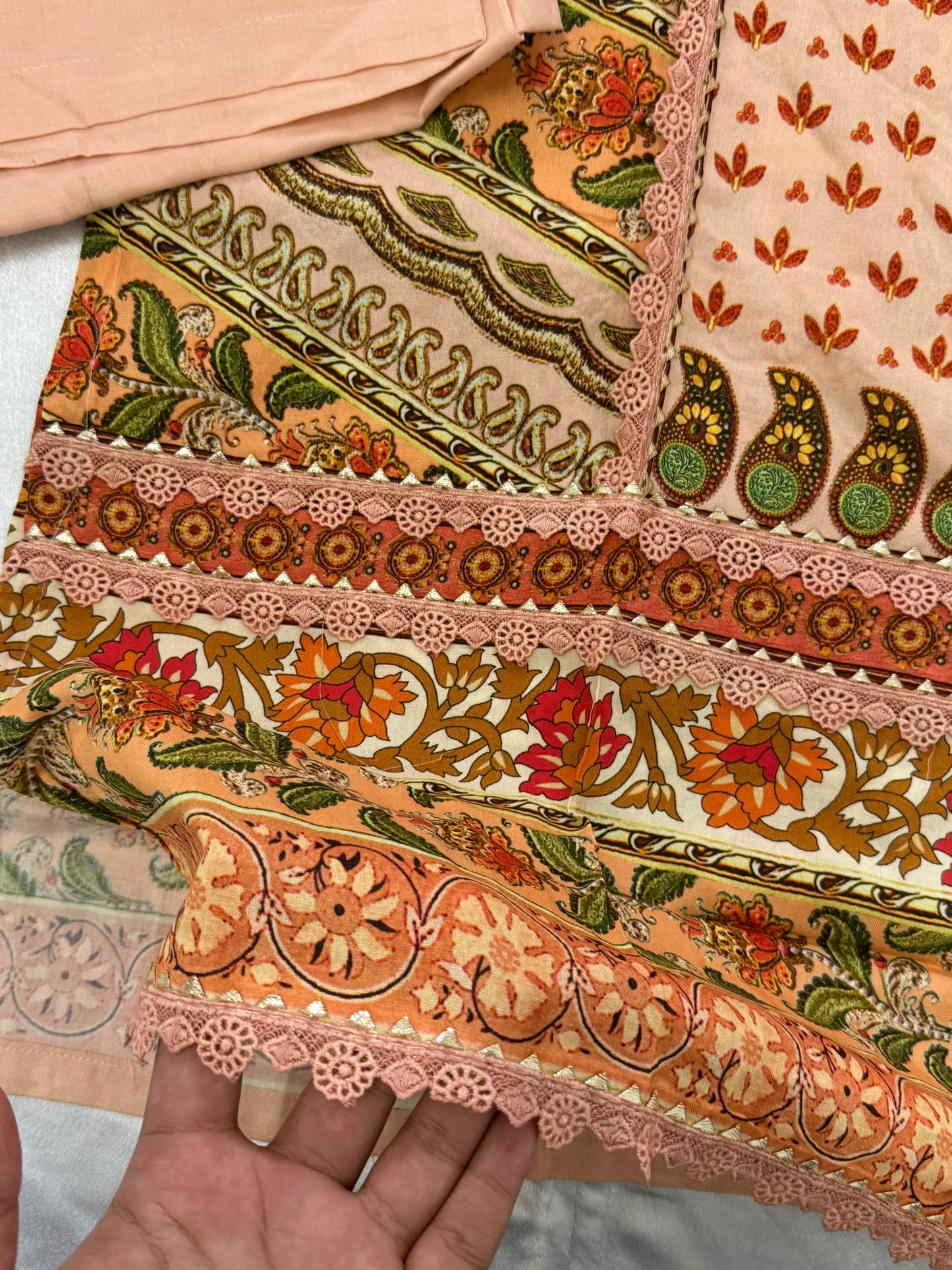 BAGH LAWN READYMADE SUIT 2 Q