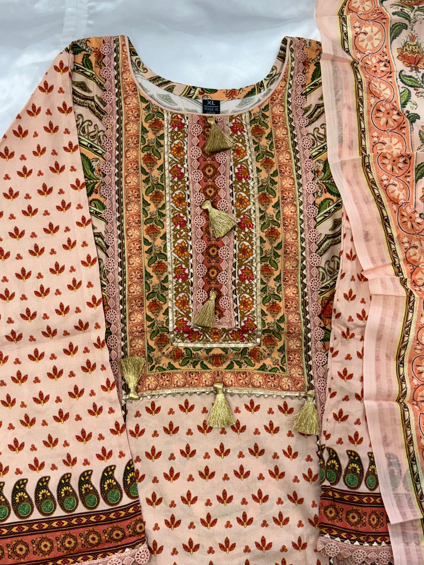 BAGH LAWN READYMADE SUIT 2 Q