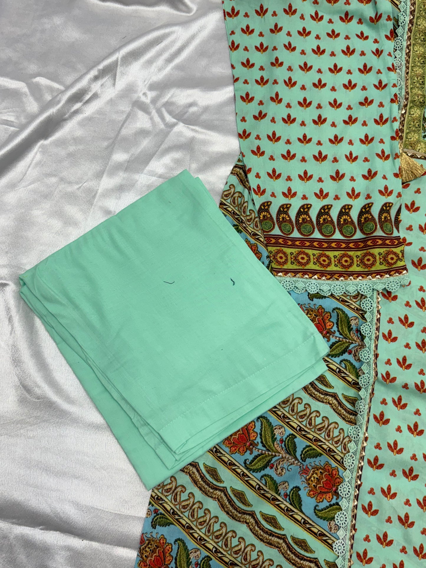 BAGH LAWN READYMADE SUIT 3 Q