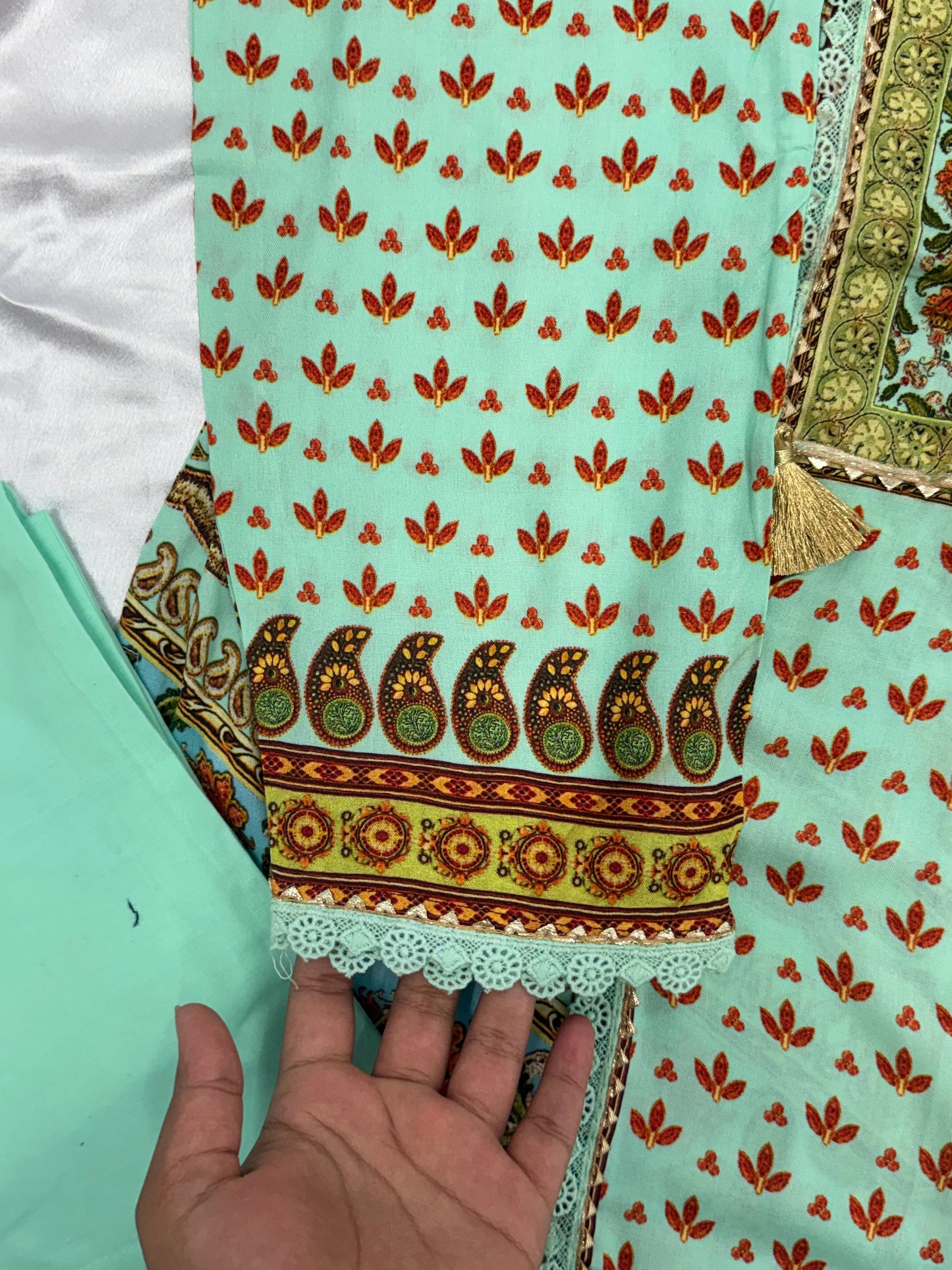 BAGH LAWN READYMADE SUIT 3 Q