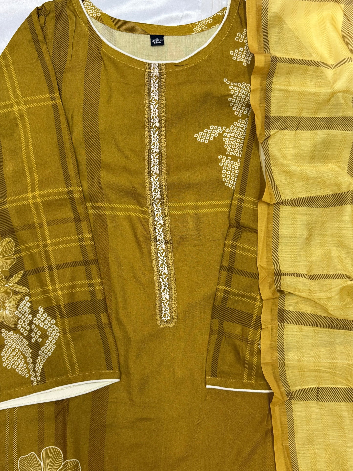 SVA LAWN READYMADE SUIT 2 Q