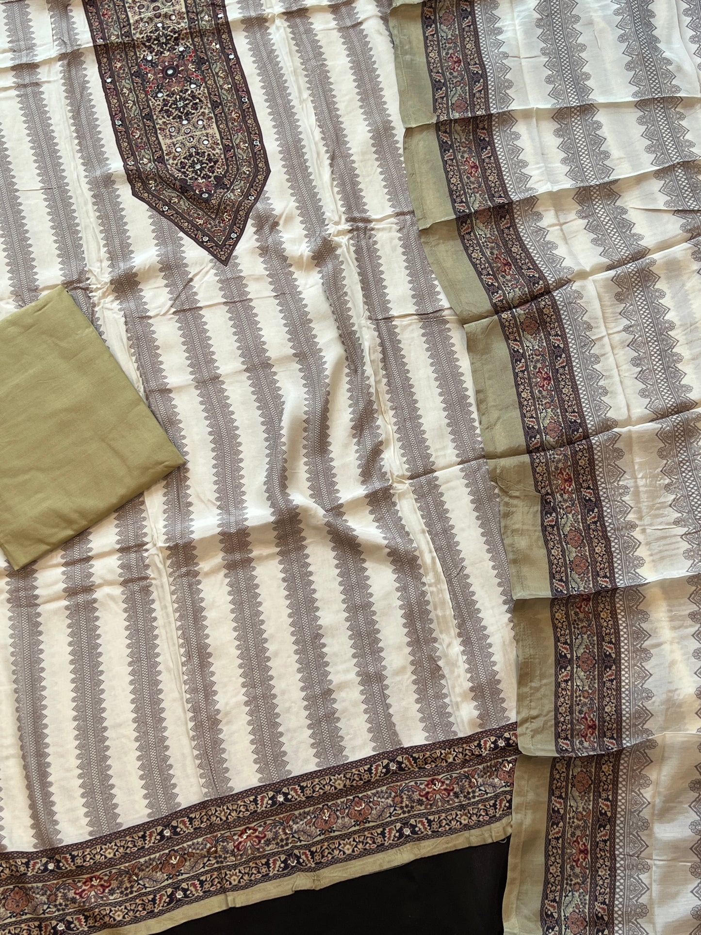 KAIRA MUSLIN HAND WORK EMBROIDERY SUIT 7 Q