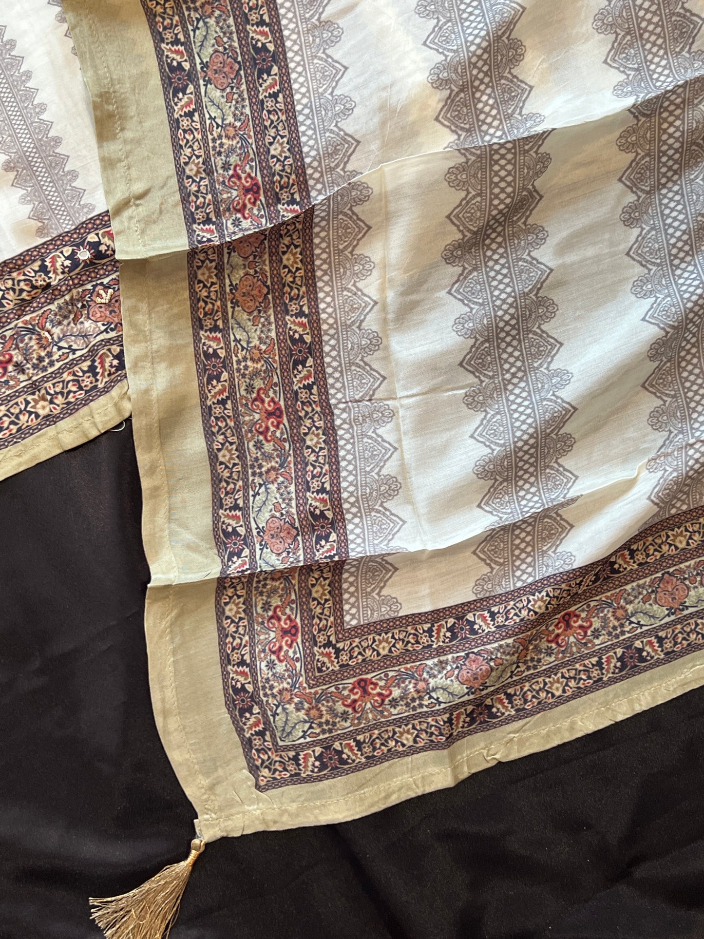 KAIRA MUSLIN HAND WORK EMBROIDERY SUIT 7 Q