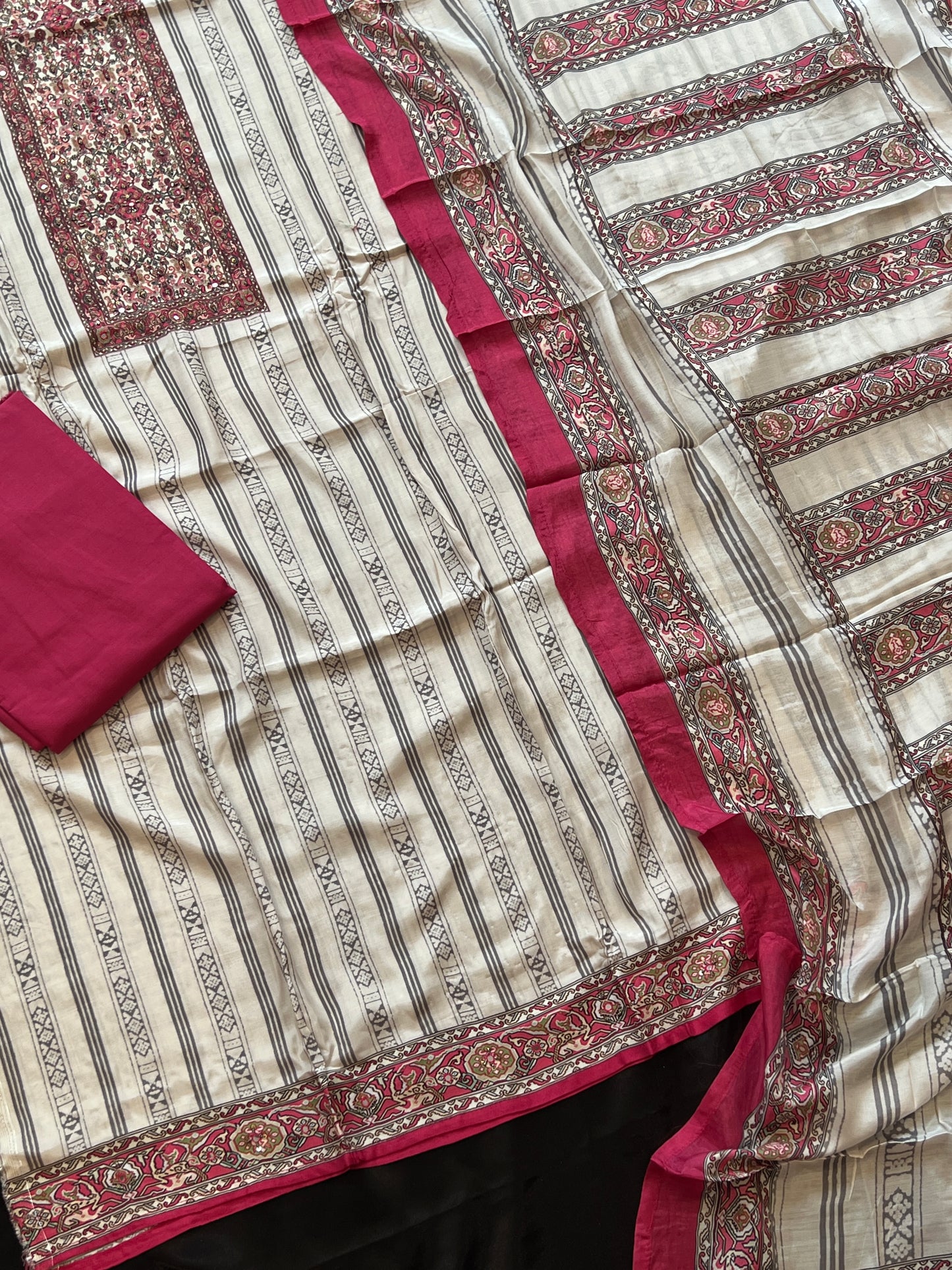 KAIRA MUSLIN HAND WORK EMBROIDERY SUIT 10 Q