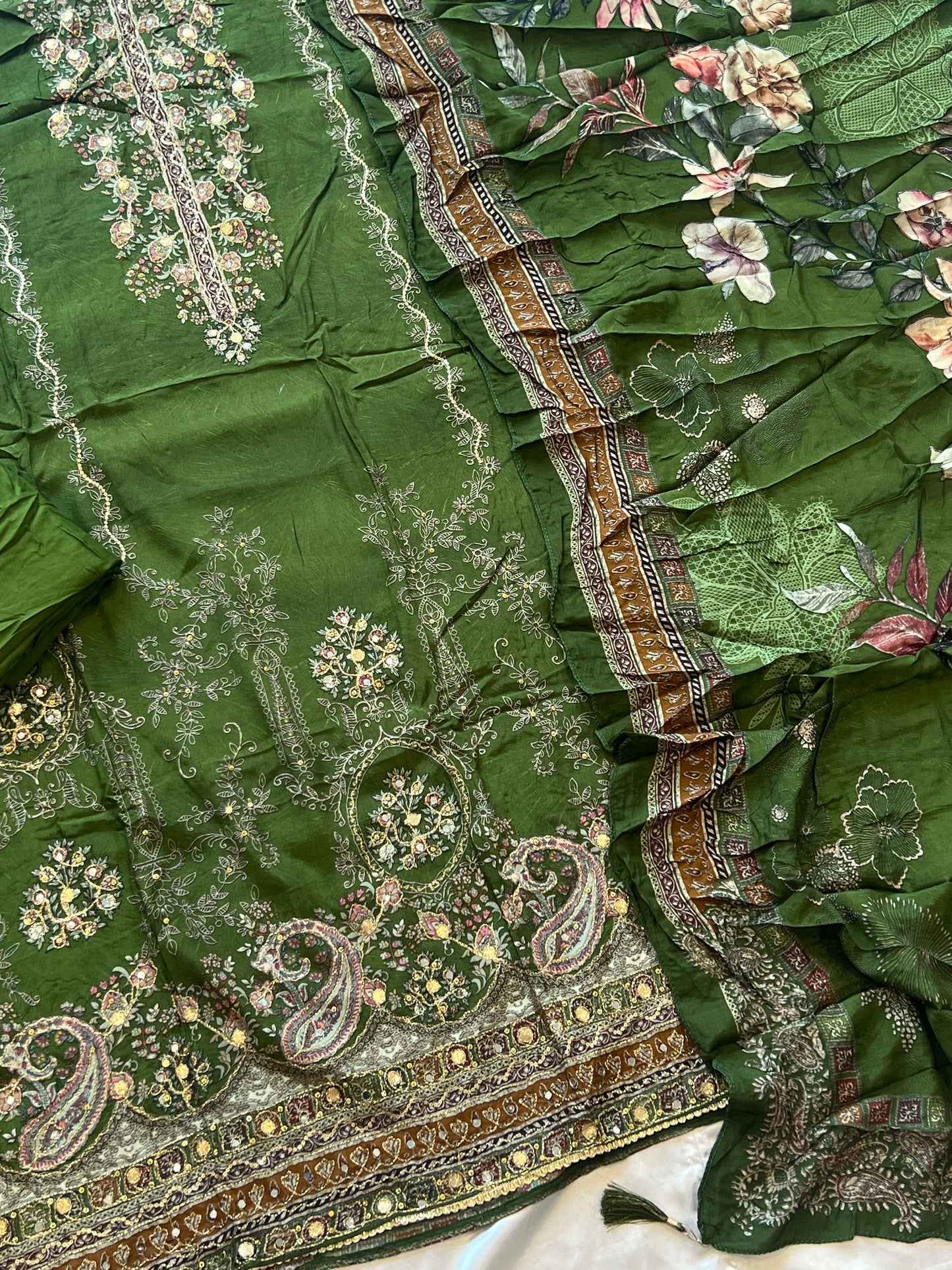 MUSLIN EMBROIDERY SUIT 246