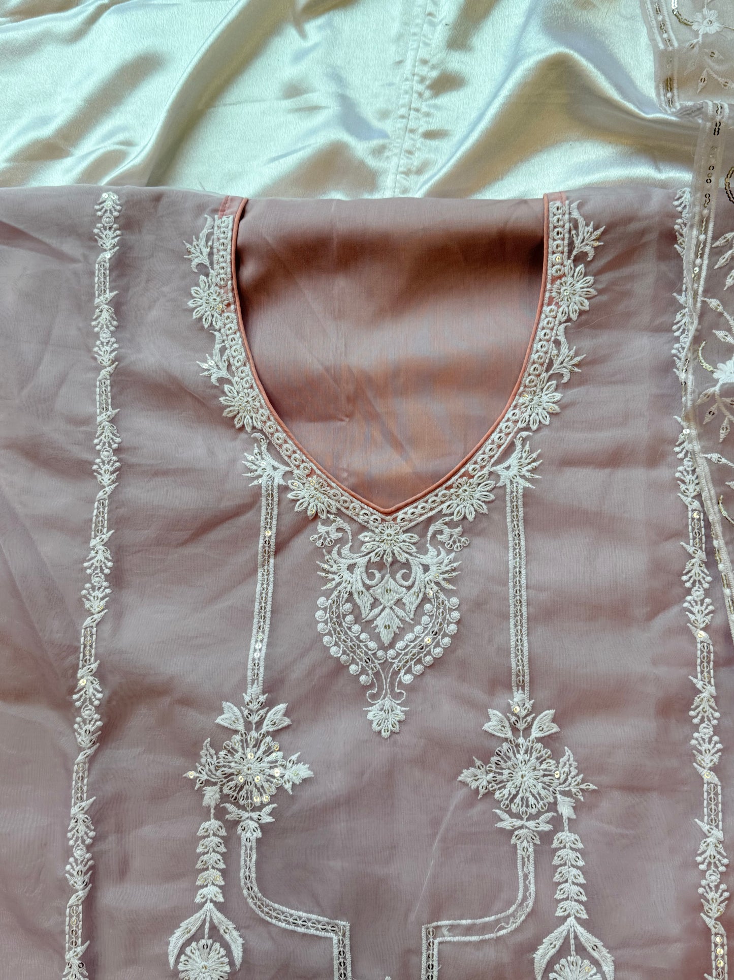 MAUVE ORGANZA EMBROIDERY SUIT 1888
