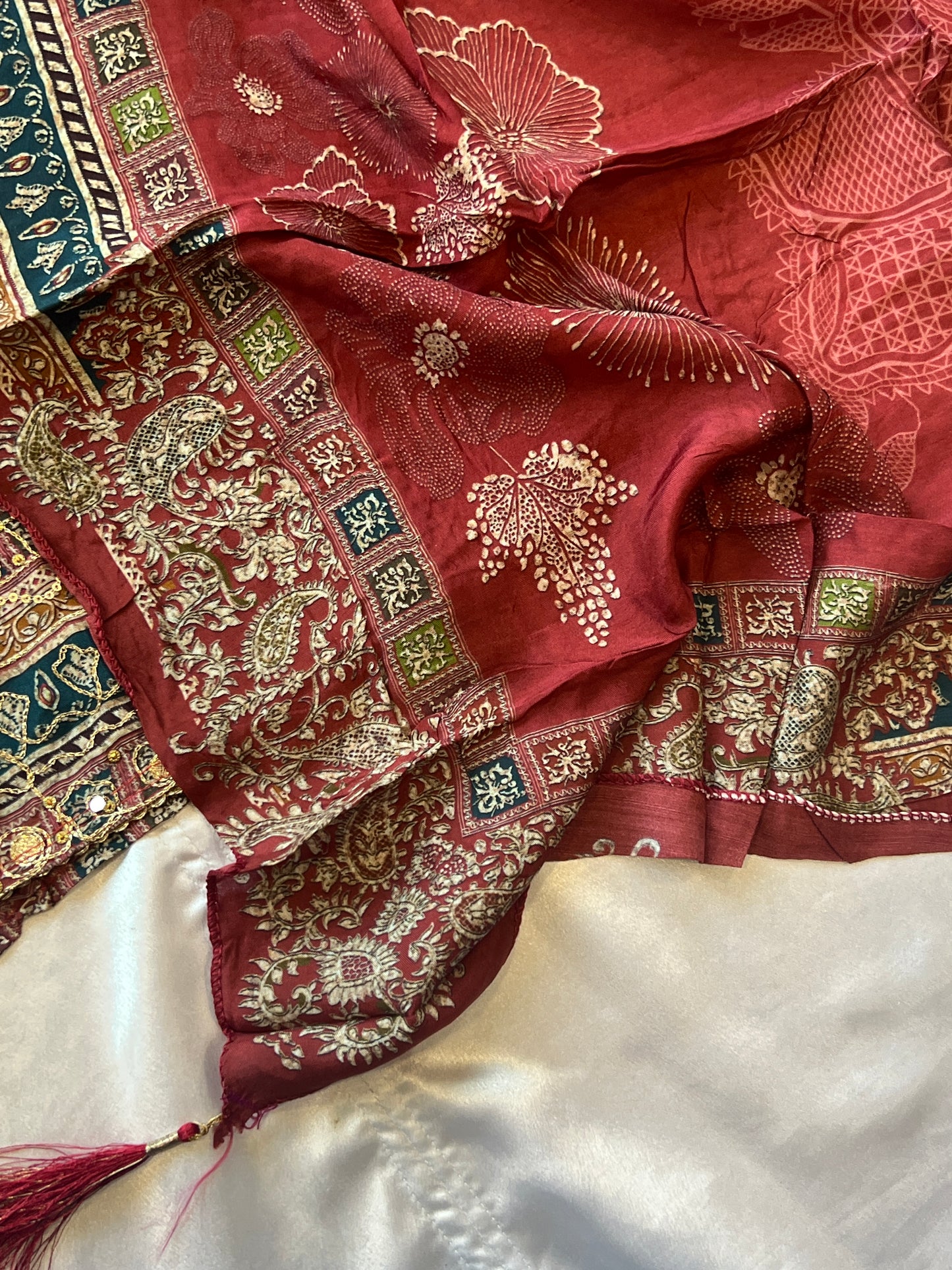 MUSLIN EMBROIDERY SUIT 246